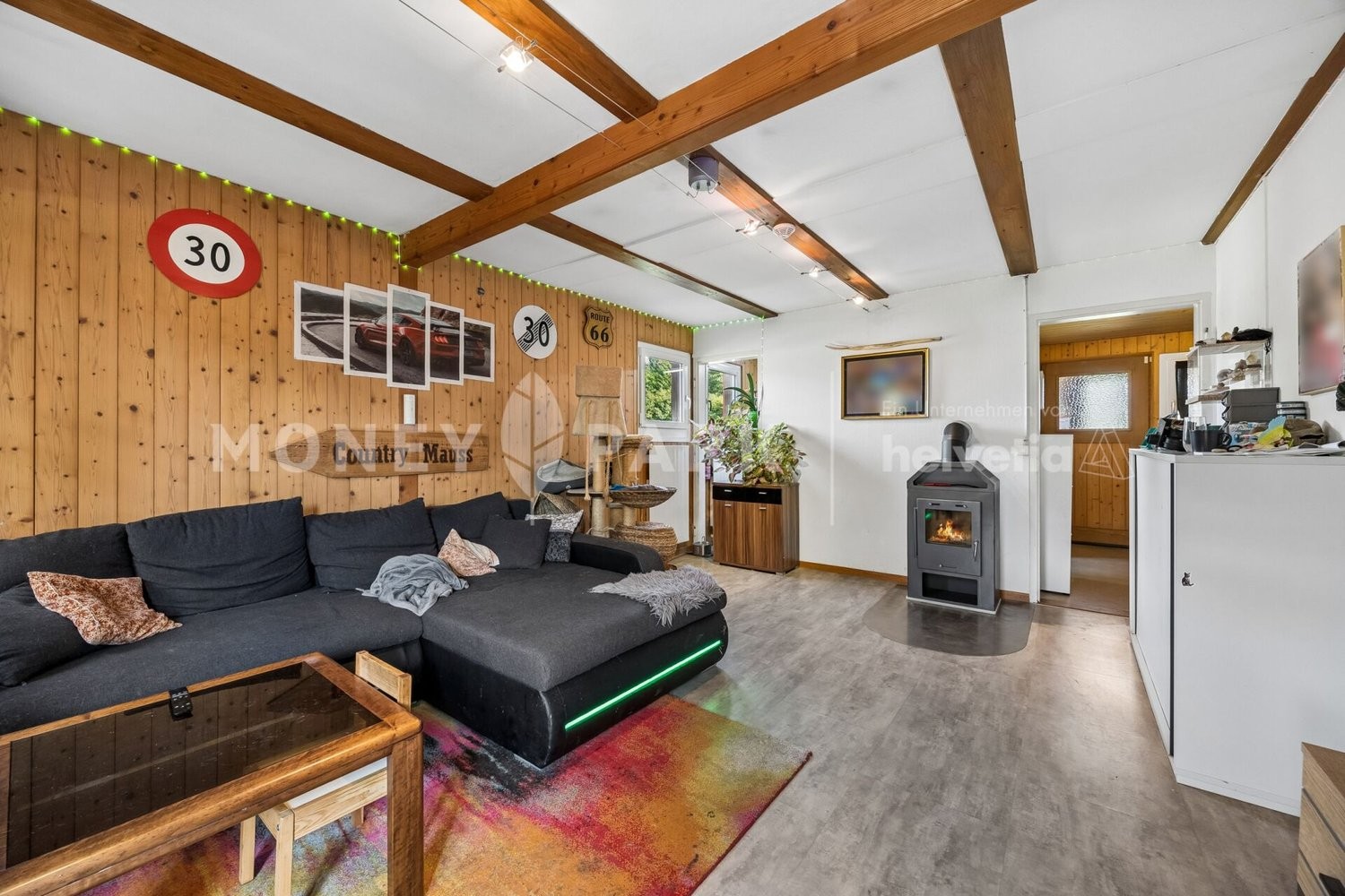 8 rooms single house