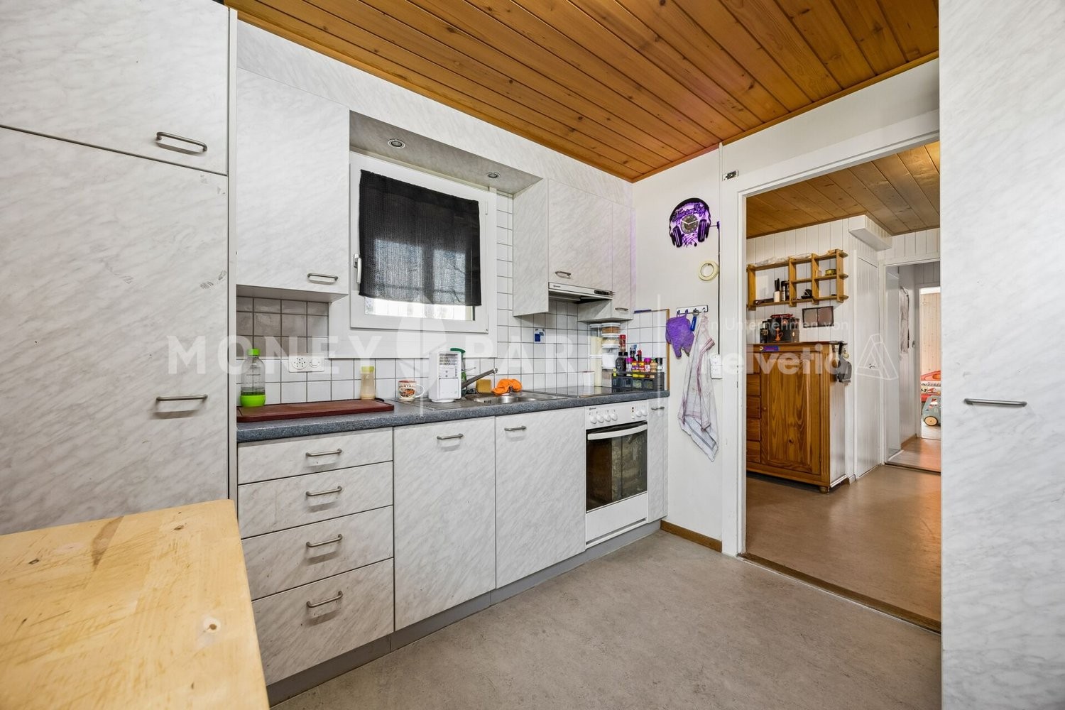 8 rooms single house
