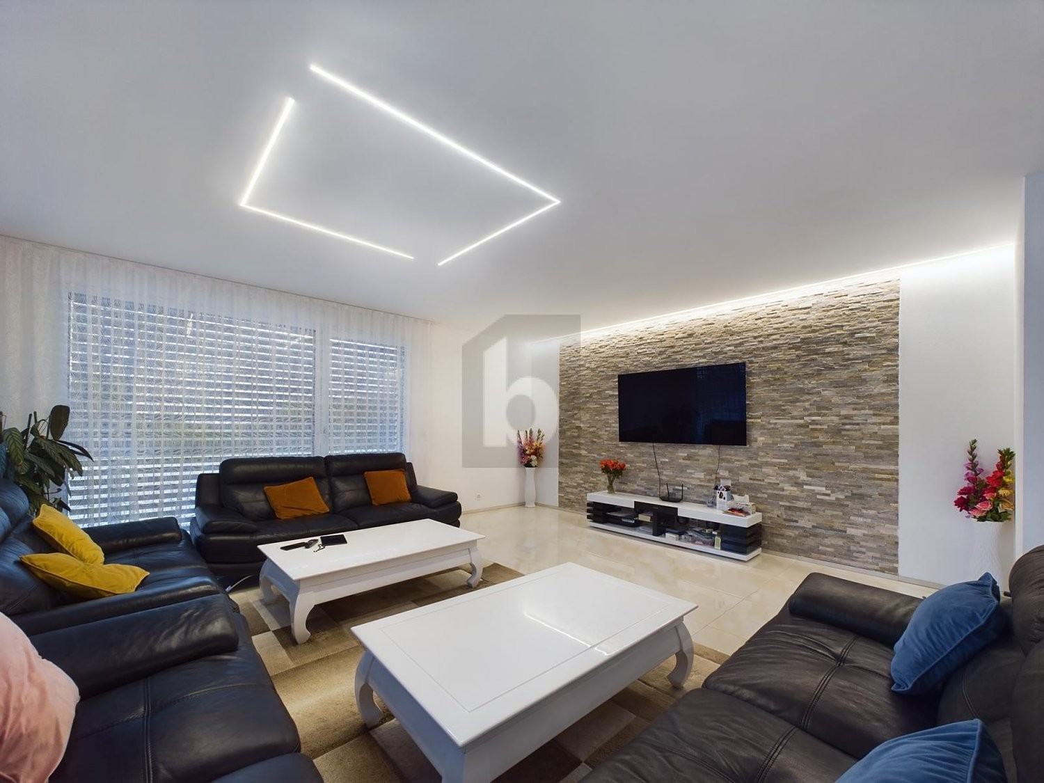 8 ½ rooms single house