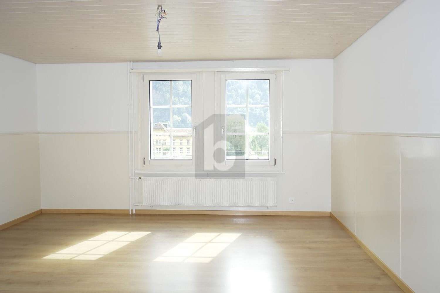 15 rooms multi family house, Foto 2 von 4