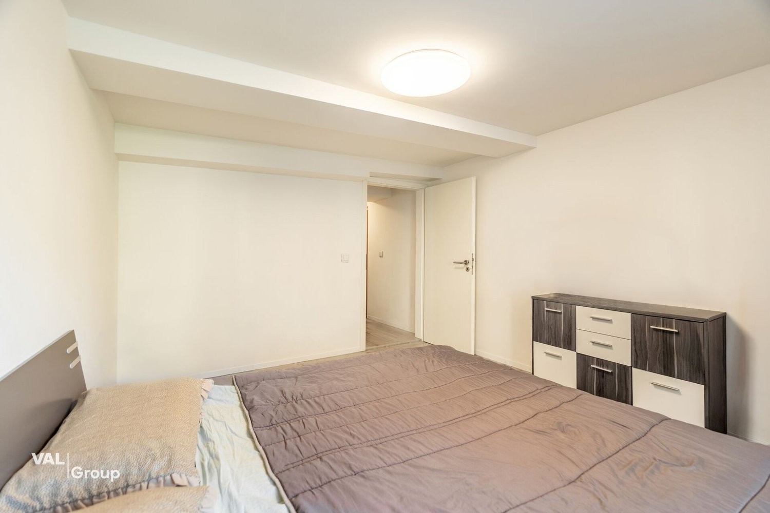 7 ½ rooms apartment, Foto 2 von 10