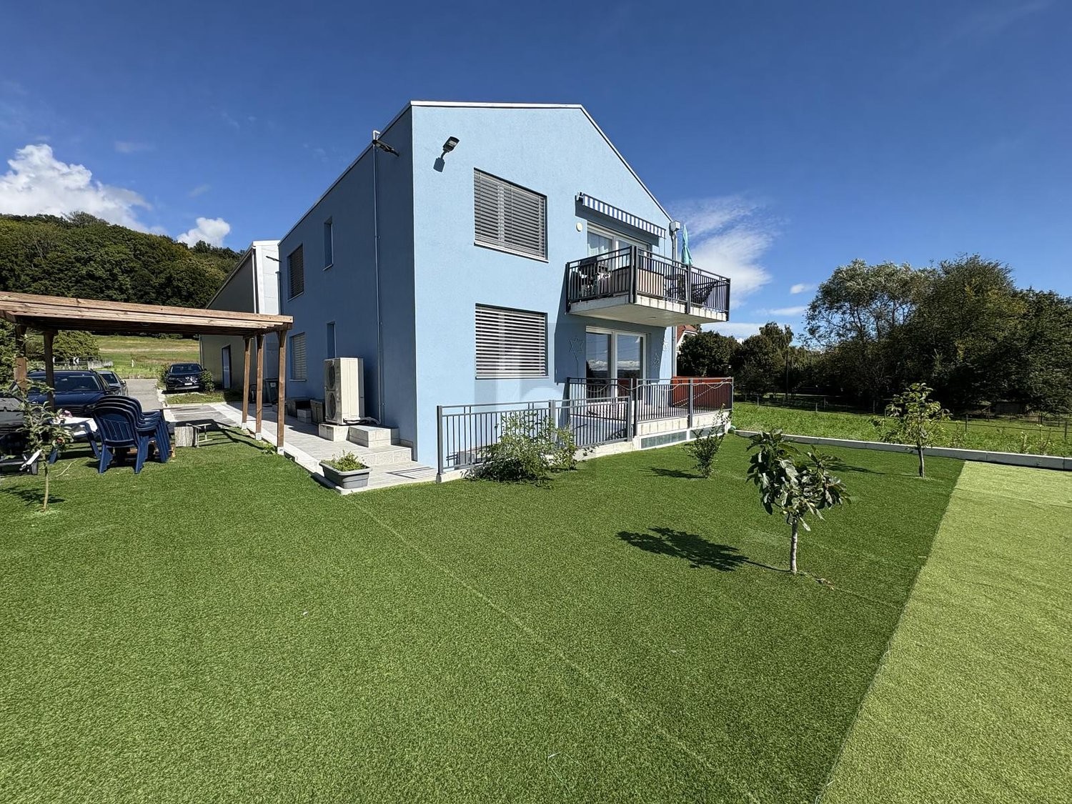 10 rooms multi family house, Foto 2 von 4