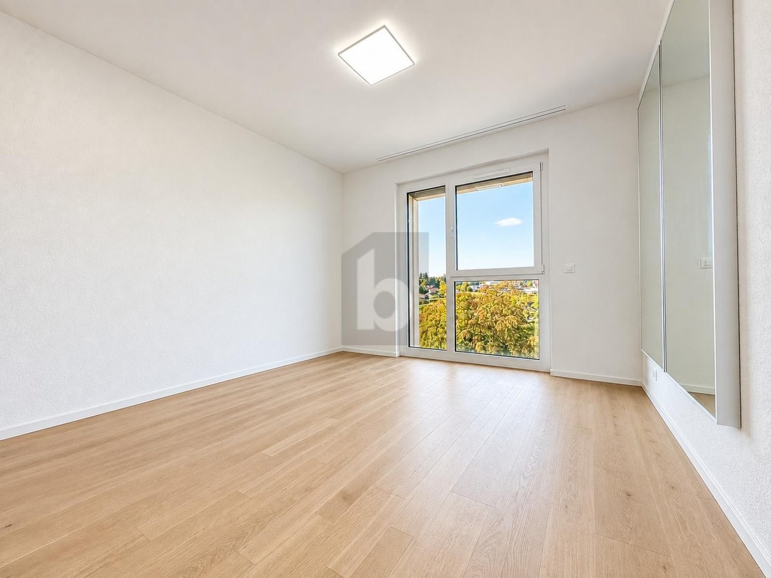 1-Zimmer-Dachstudio, Foto 1 von 3