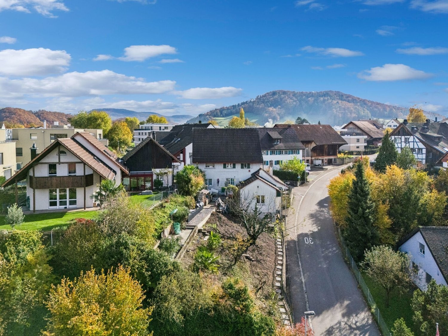 310m² building land