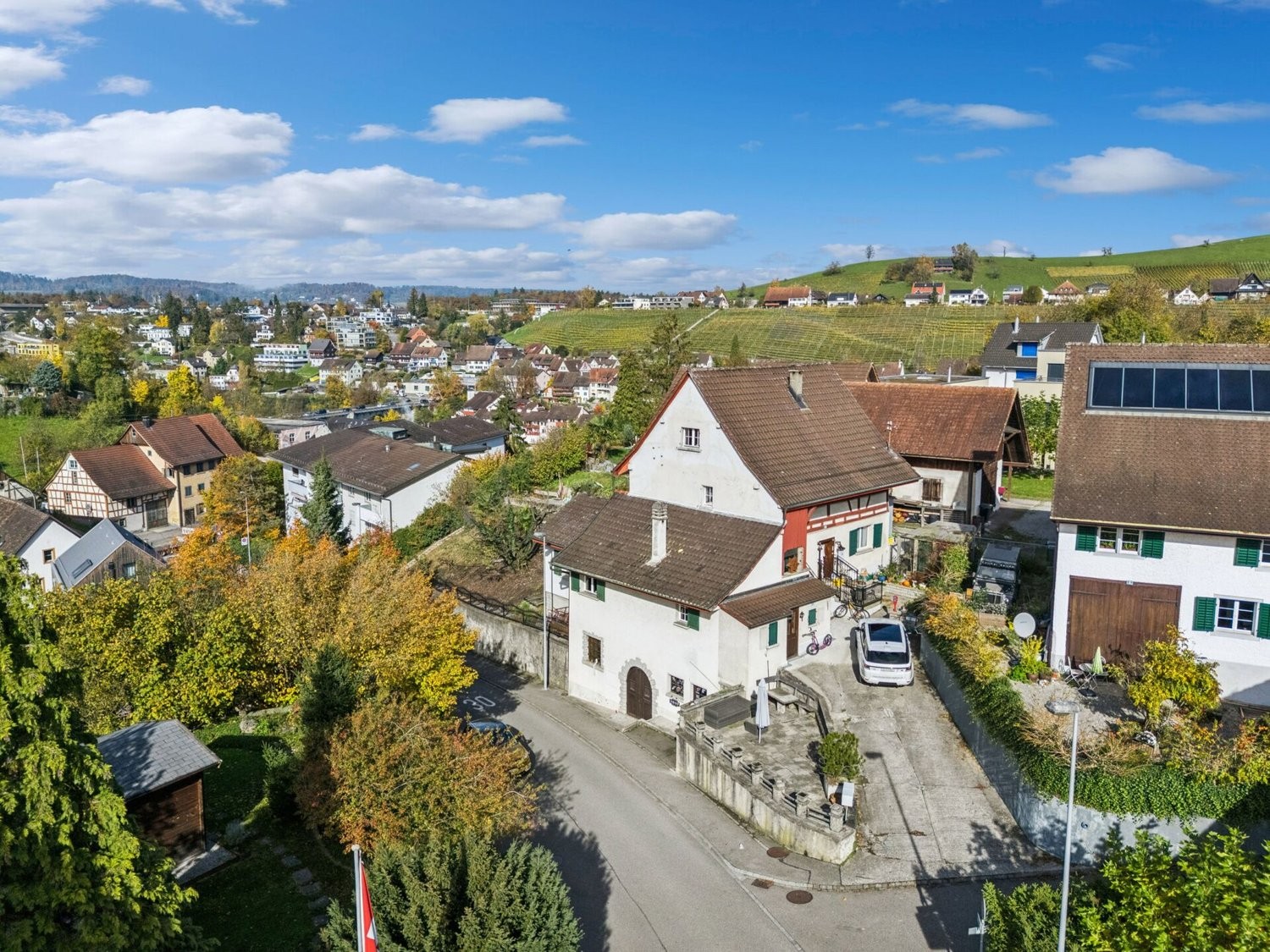 310m² building land
