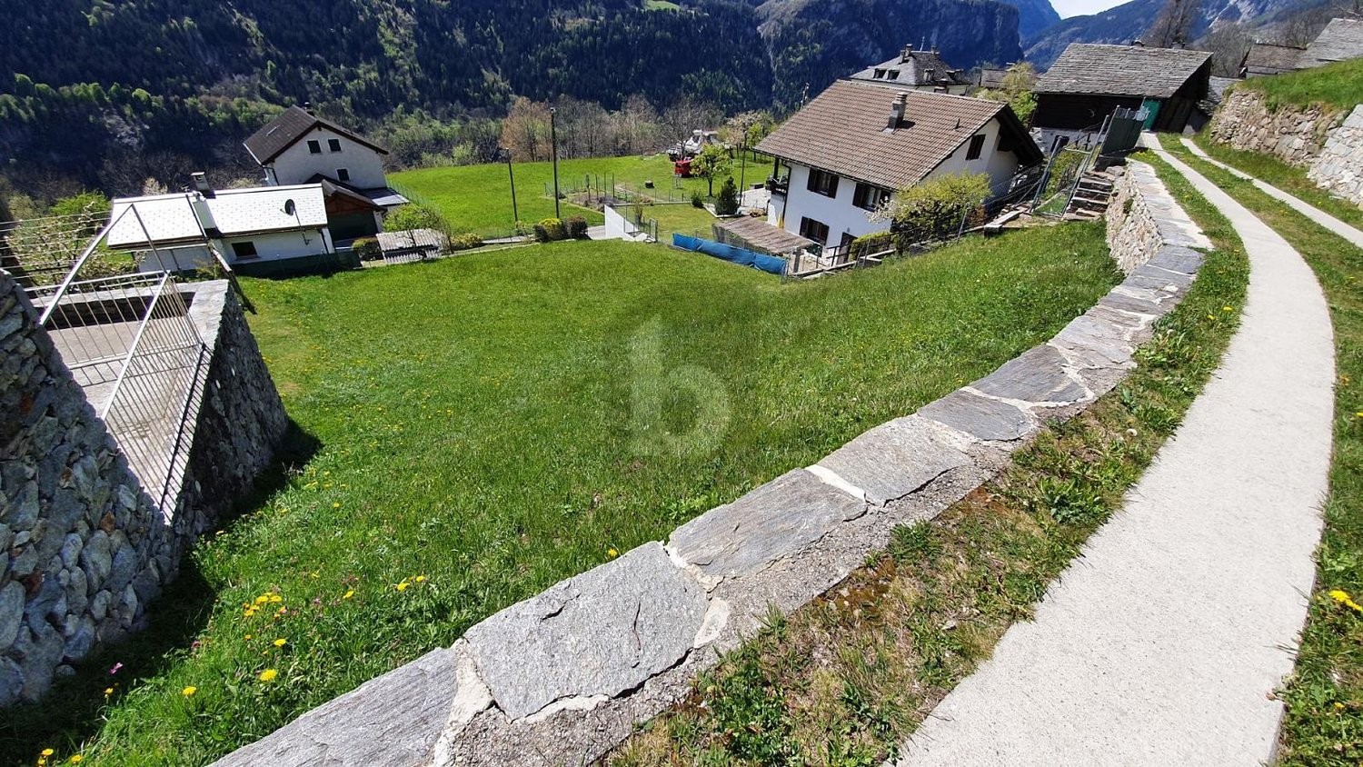 541m² Bauland, Foto 1 von 3