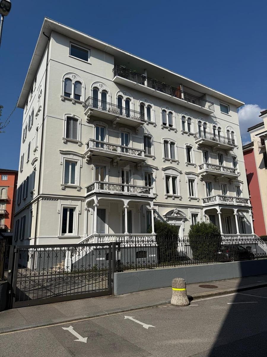 2058m² Wohn- / Geschäftshaus