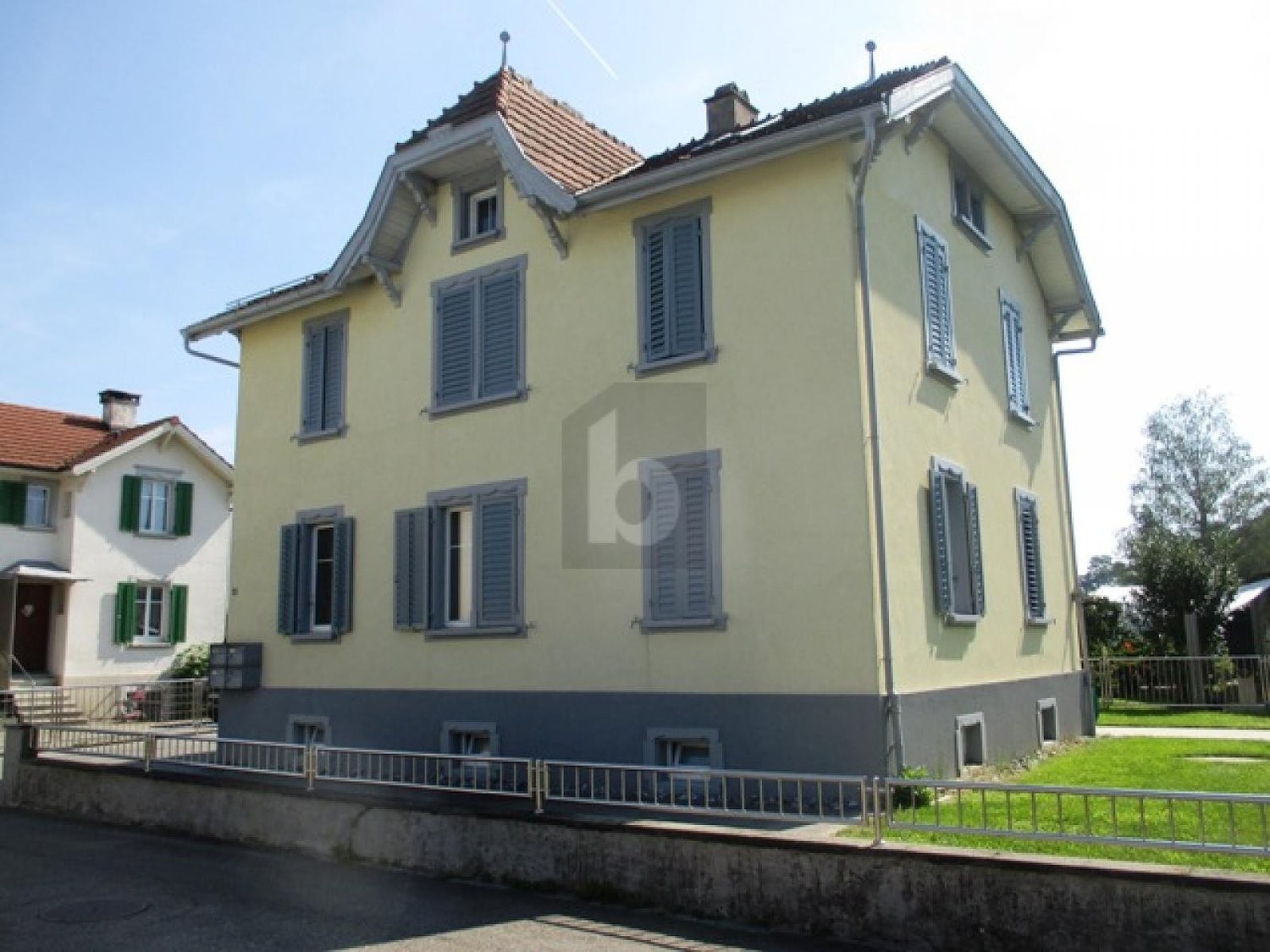 5 ½ rooms multi family house, photo 1 of 4