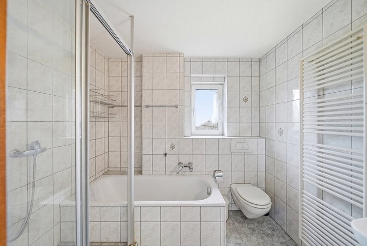 8 ½ rooms single house
