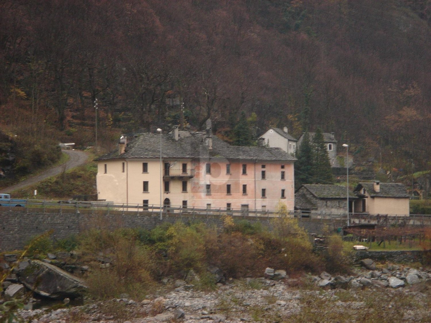 8 rooms single house, foto 4 di 4
