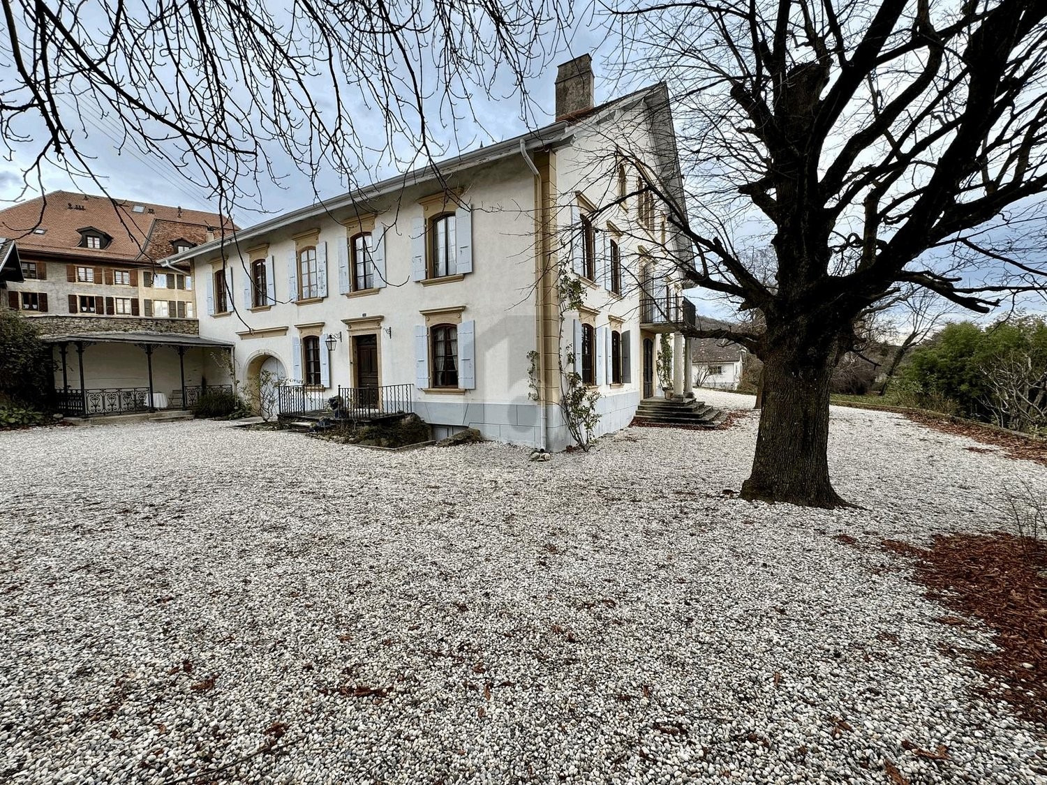 12-Zimmer-Einfamilienhaus
