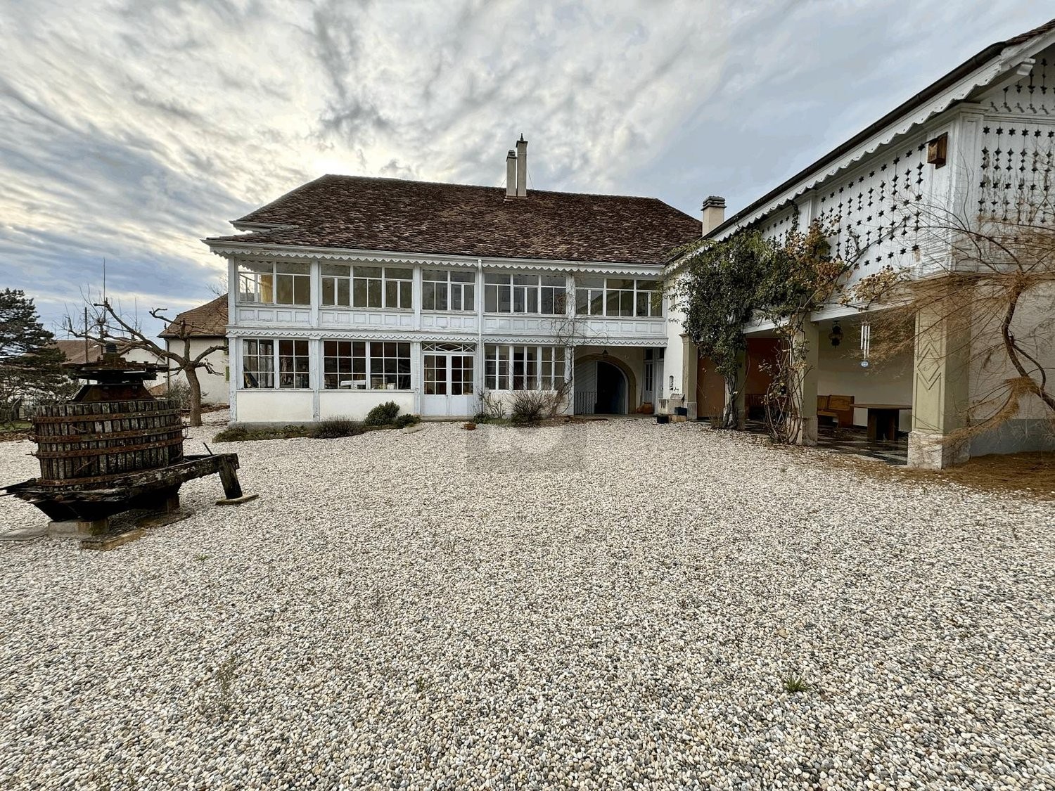 12-Zimmer-Einfamilienhaus