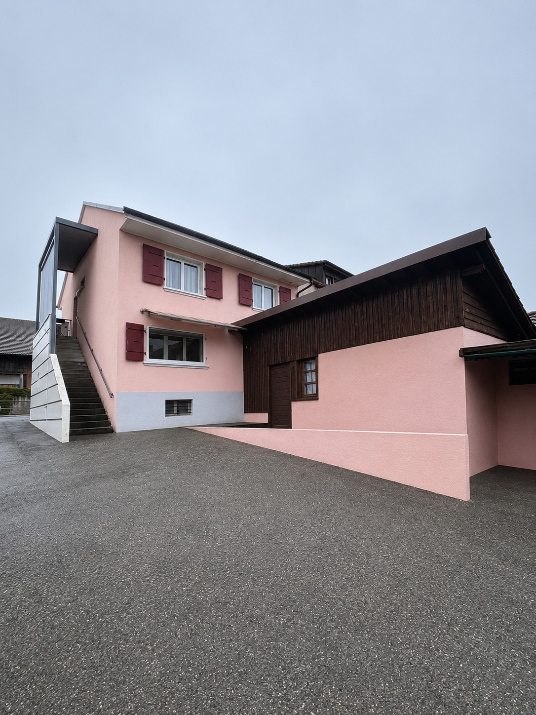 6 ½ Zimmer Einfamilienhaus, Foto 2 von 10