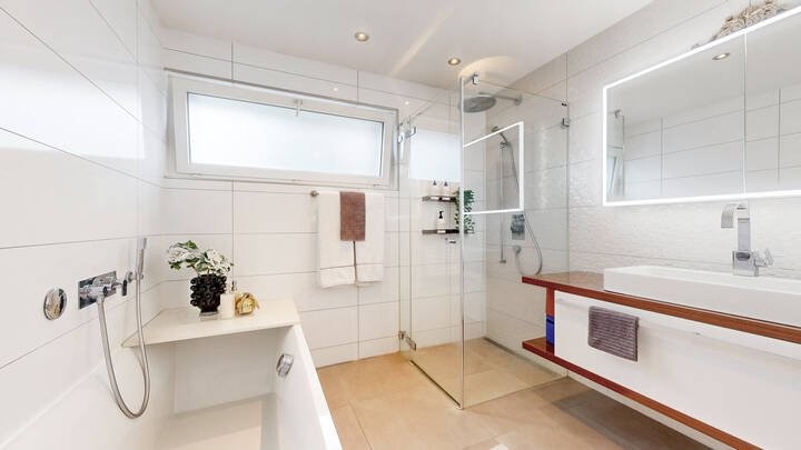 10 rooms multi family house