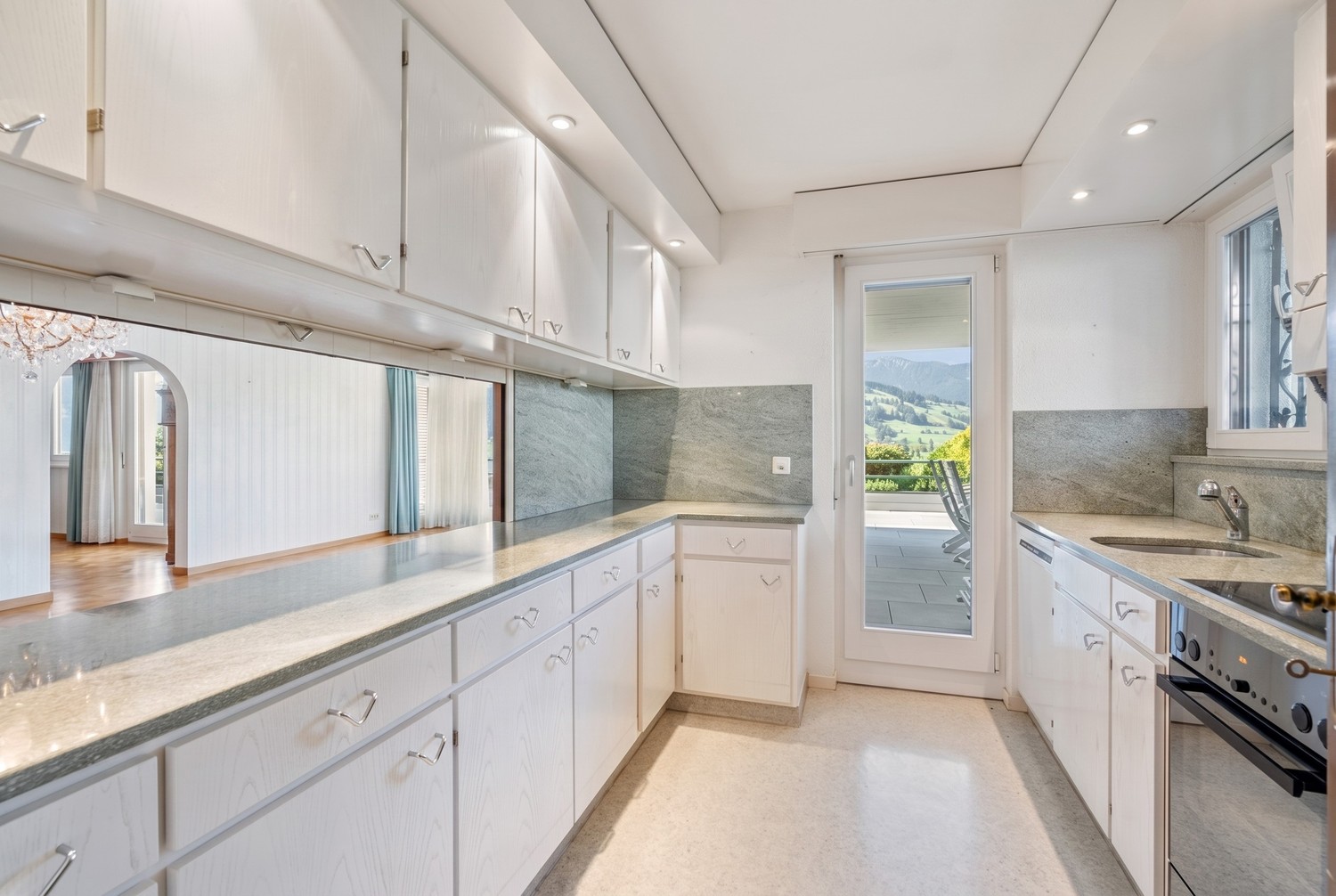 5 ½ rooms terrace flat