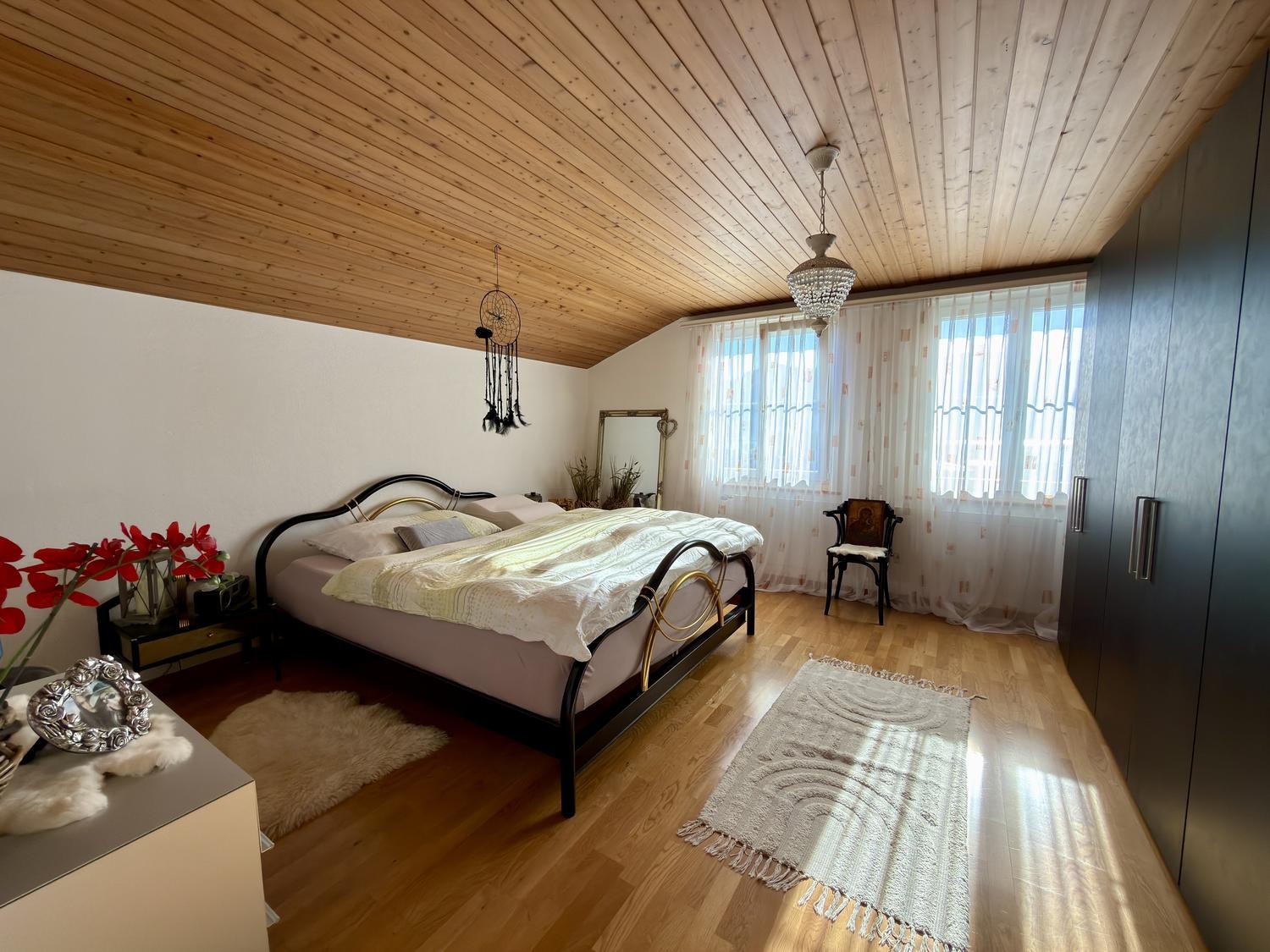 10 rooms single house