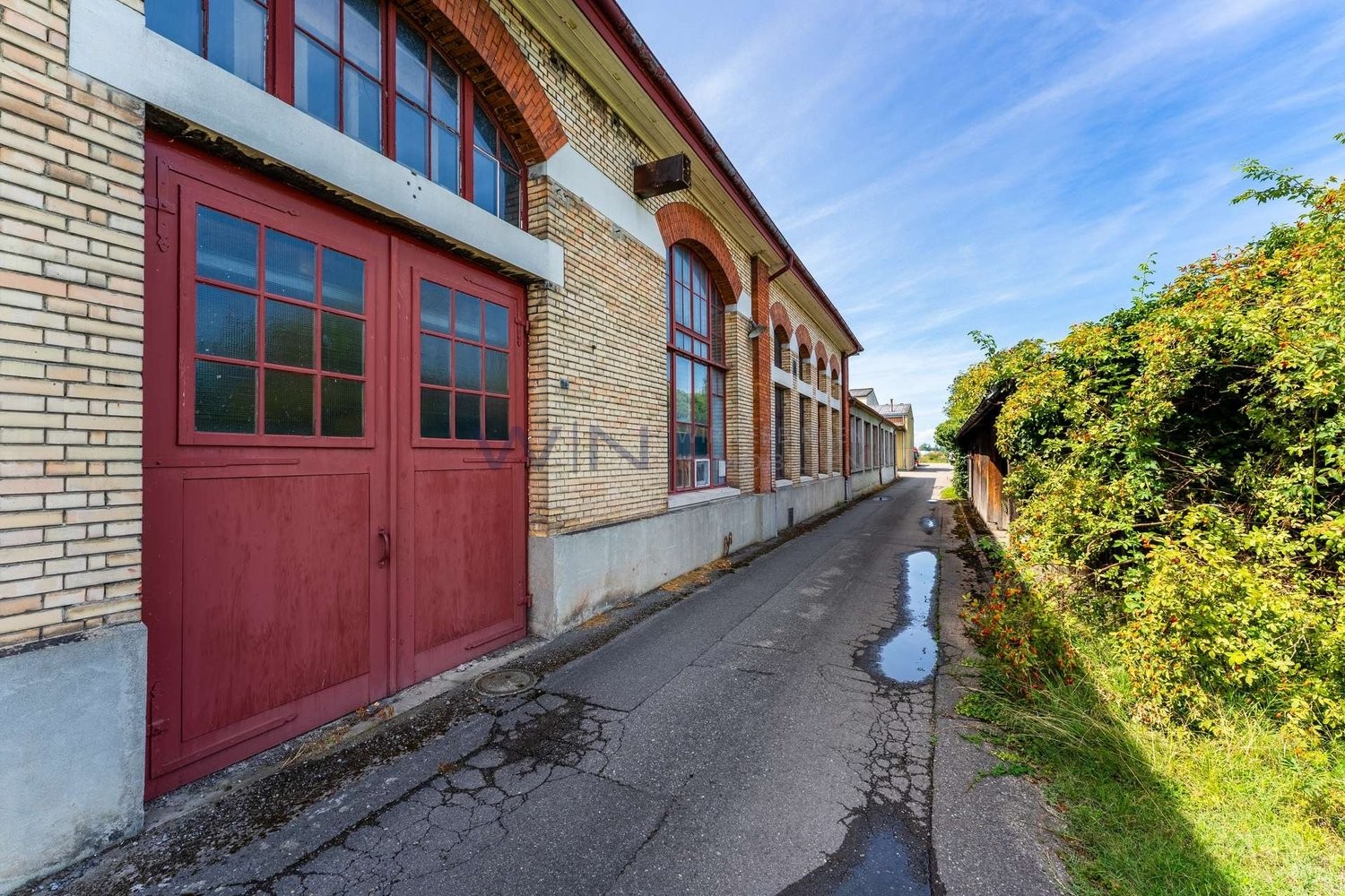 4880m² commercial