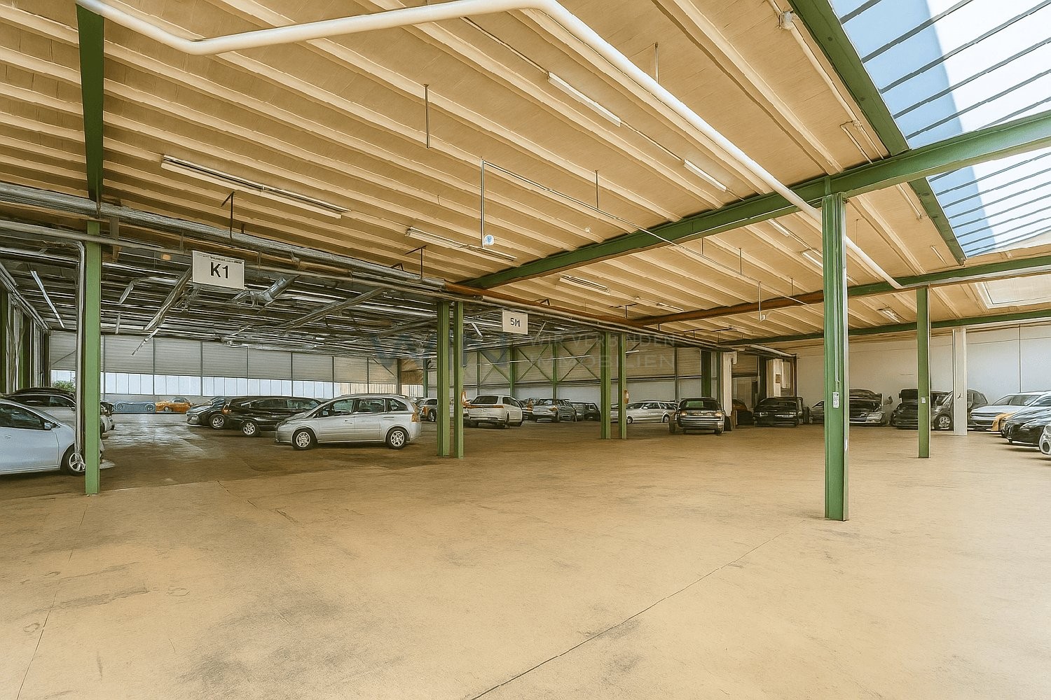 4880m² commercial