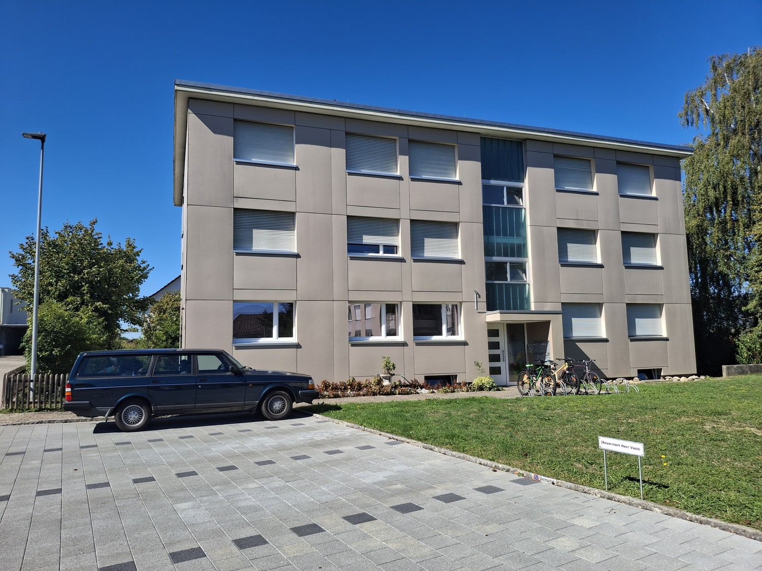 5 rooms apartment