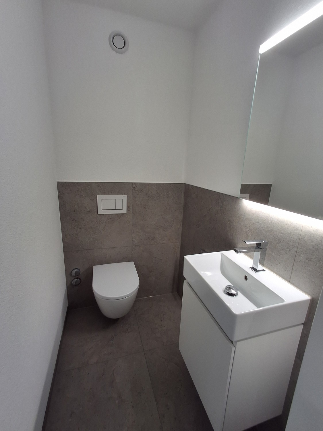 5 rooms apartment