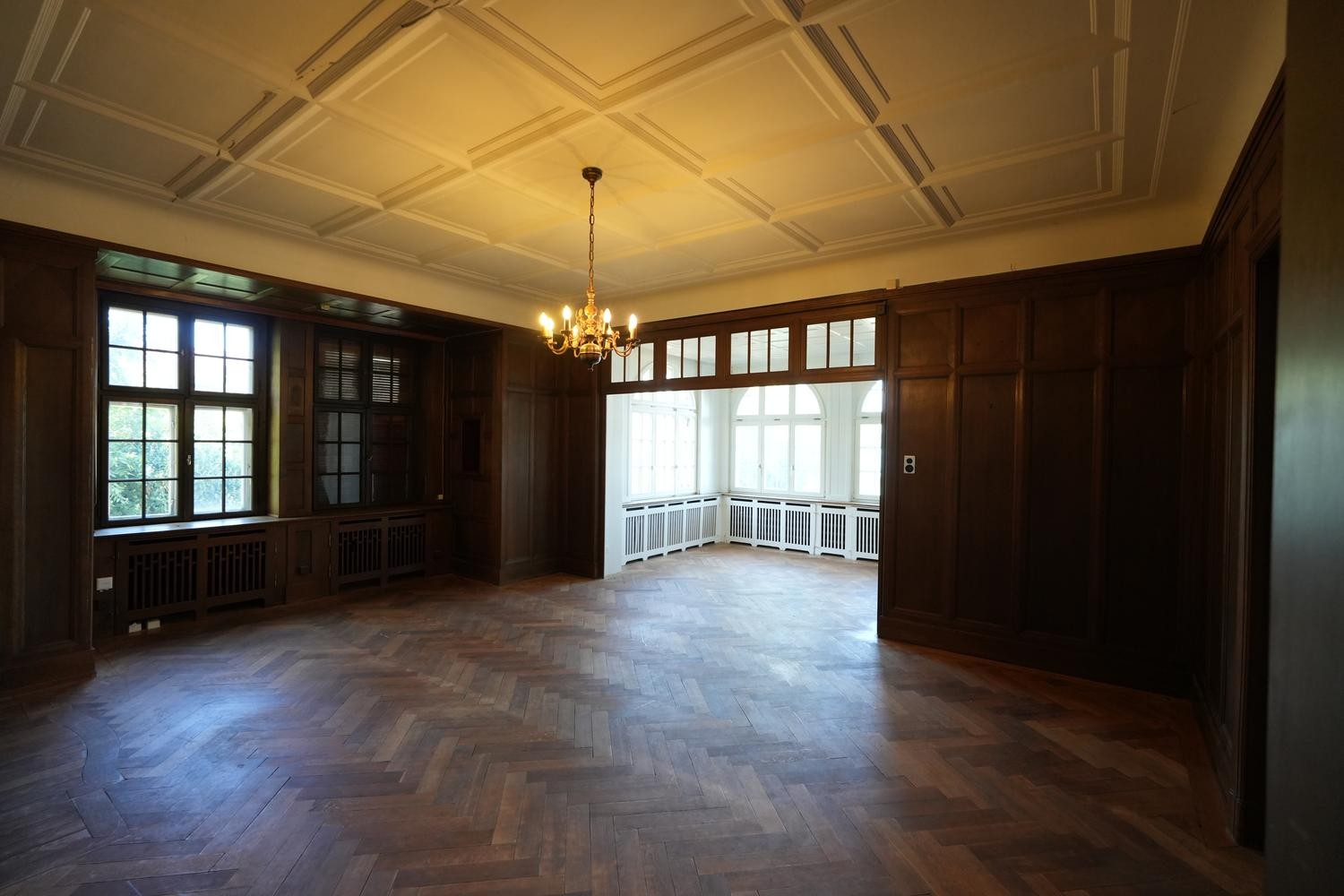 10 rooms single house