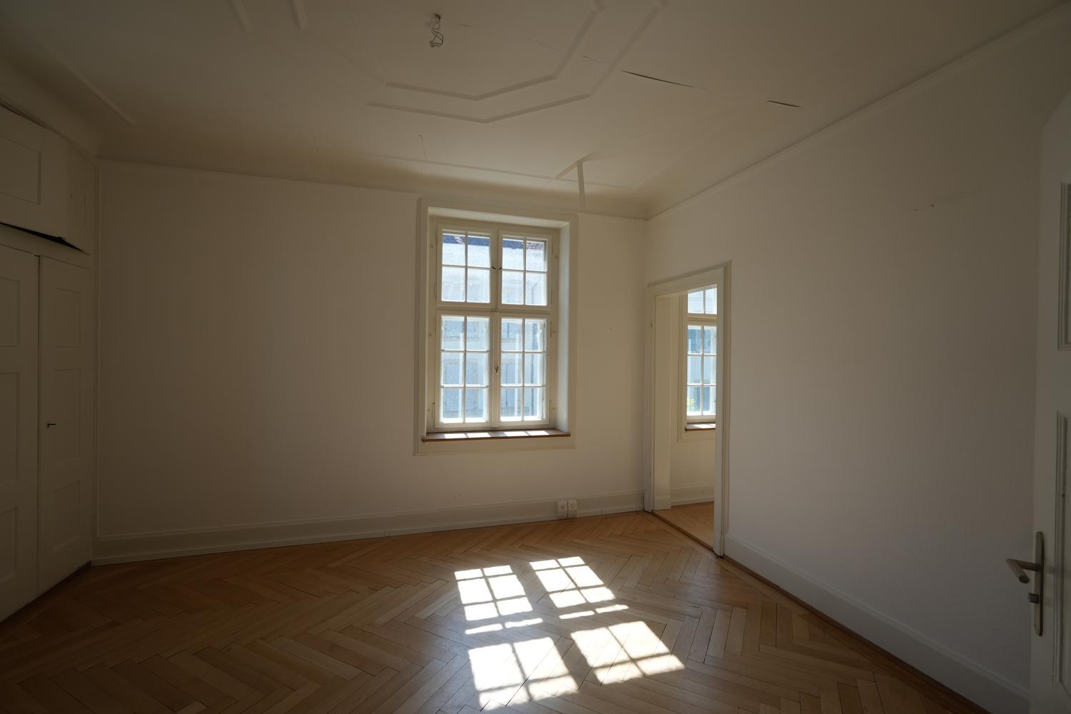 10 rooms single house
