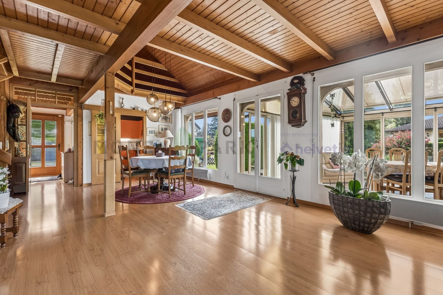 5 rooms villa