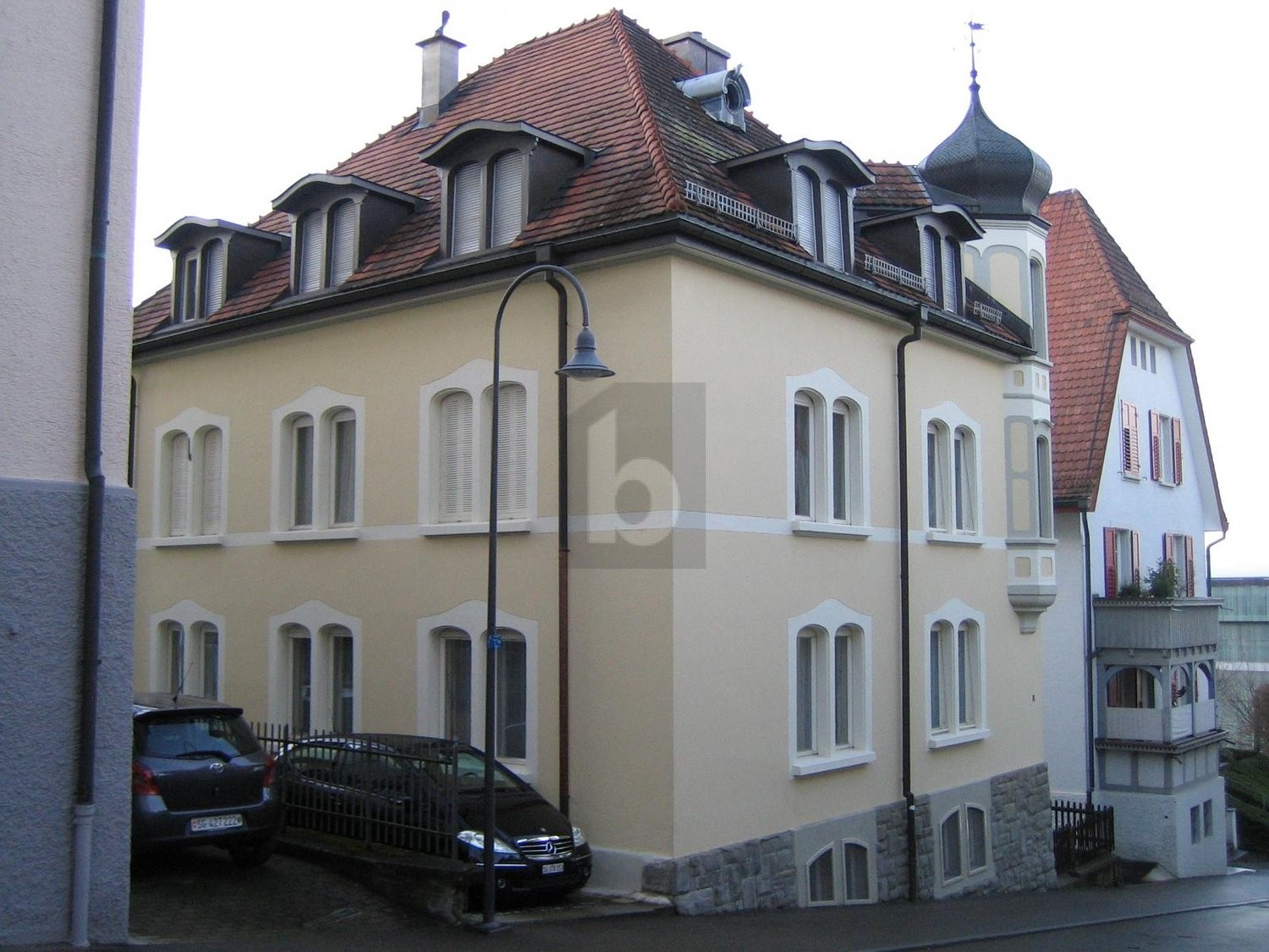 12 rooms multi family house, Foto 2 von 4