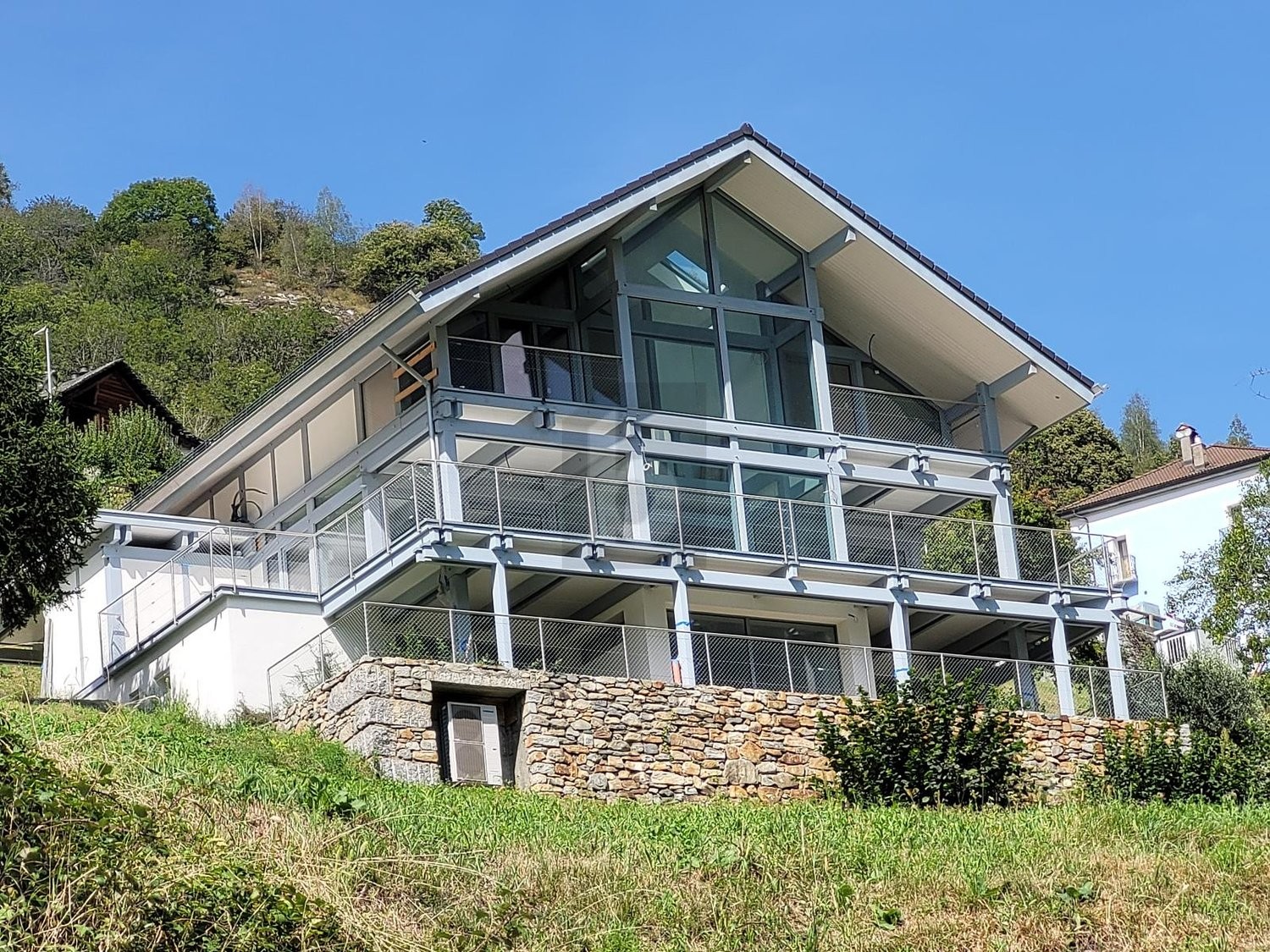 10 ½ Zimmer Einfamilienhaus, Foto 2 von 4