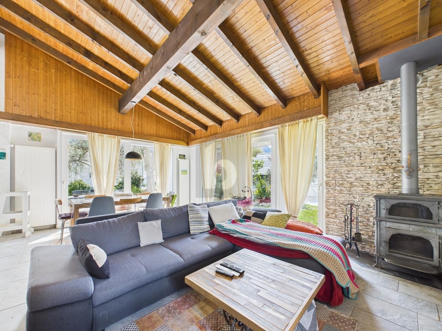 9 Zimmer Einfamilienhaus
