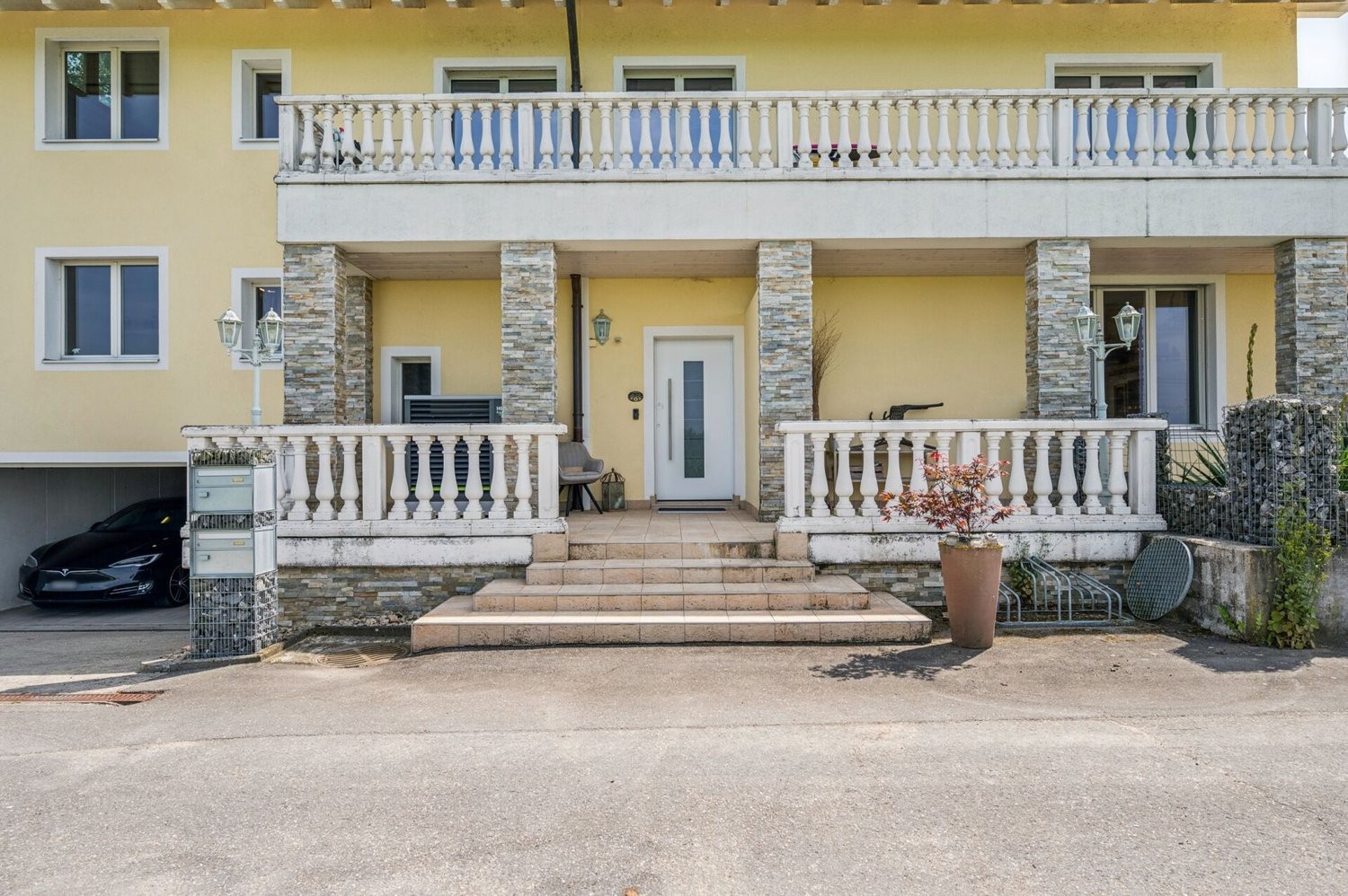 8 ½ rooms villa