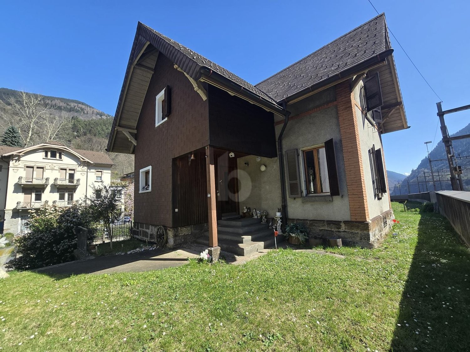 7 Zimmer Einfamilienhaus, Foto 2 von 3