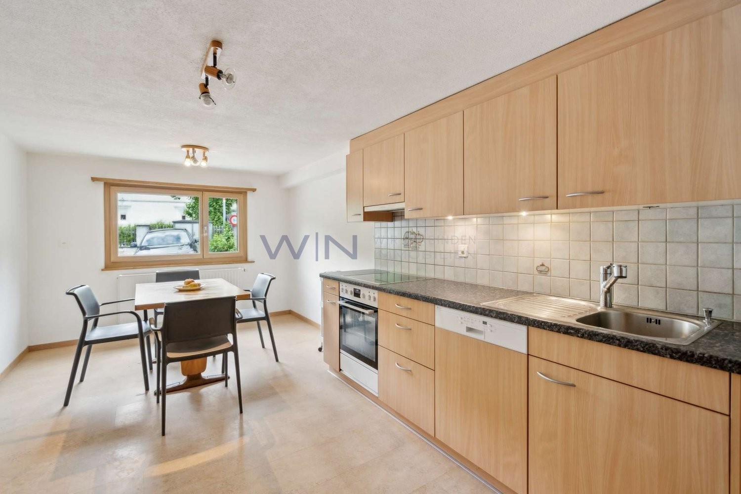 19 ½ rooms multi family house