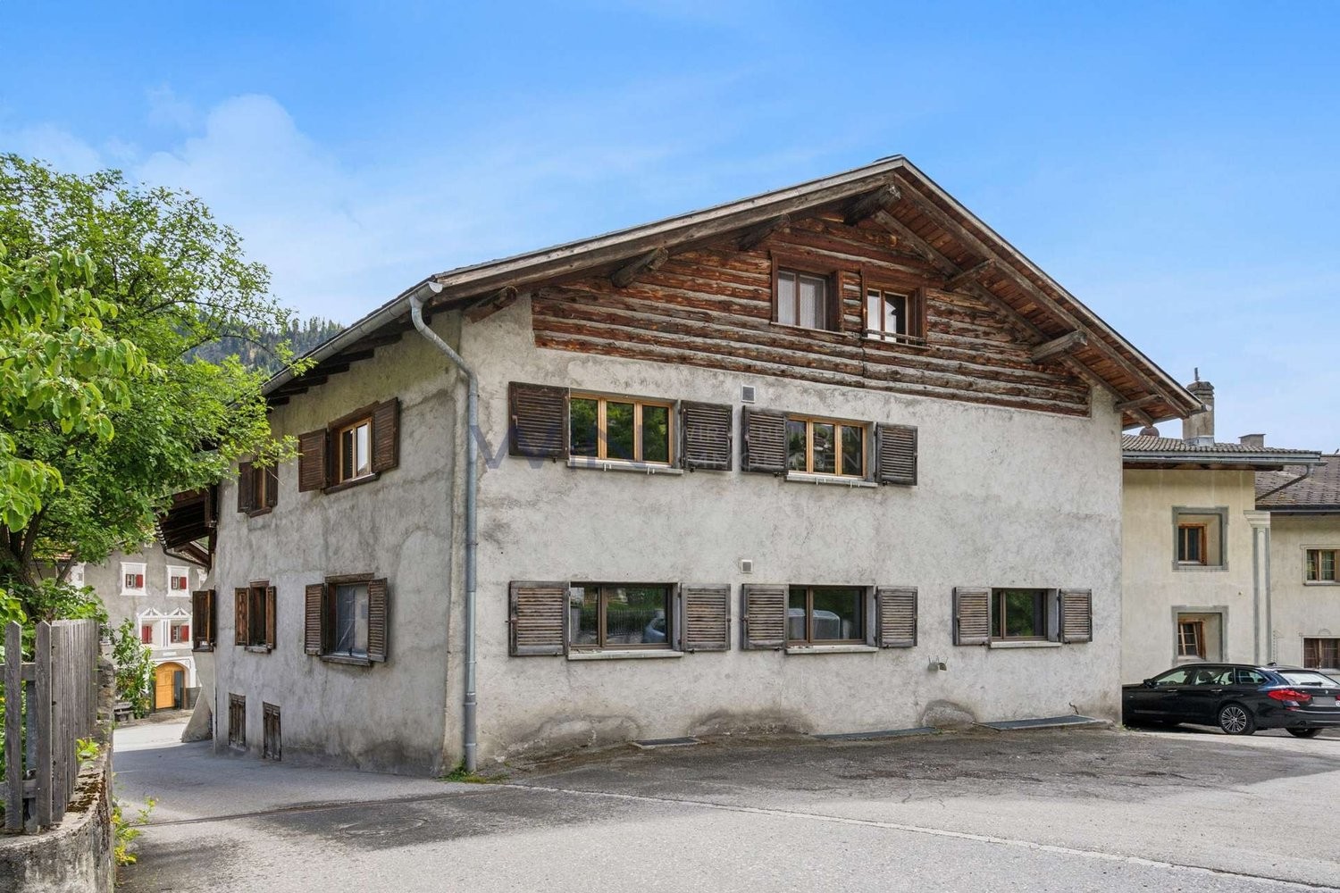 19 ½ rooms multi family house