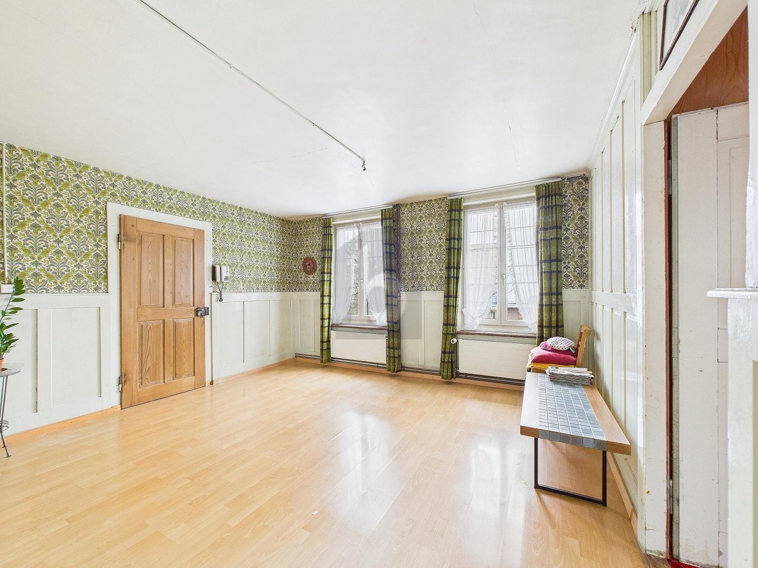 8 rooms farm house