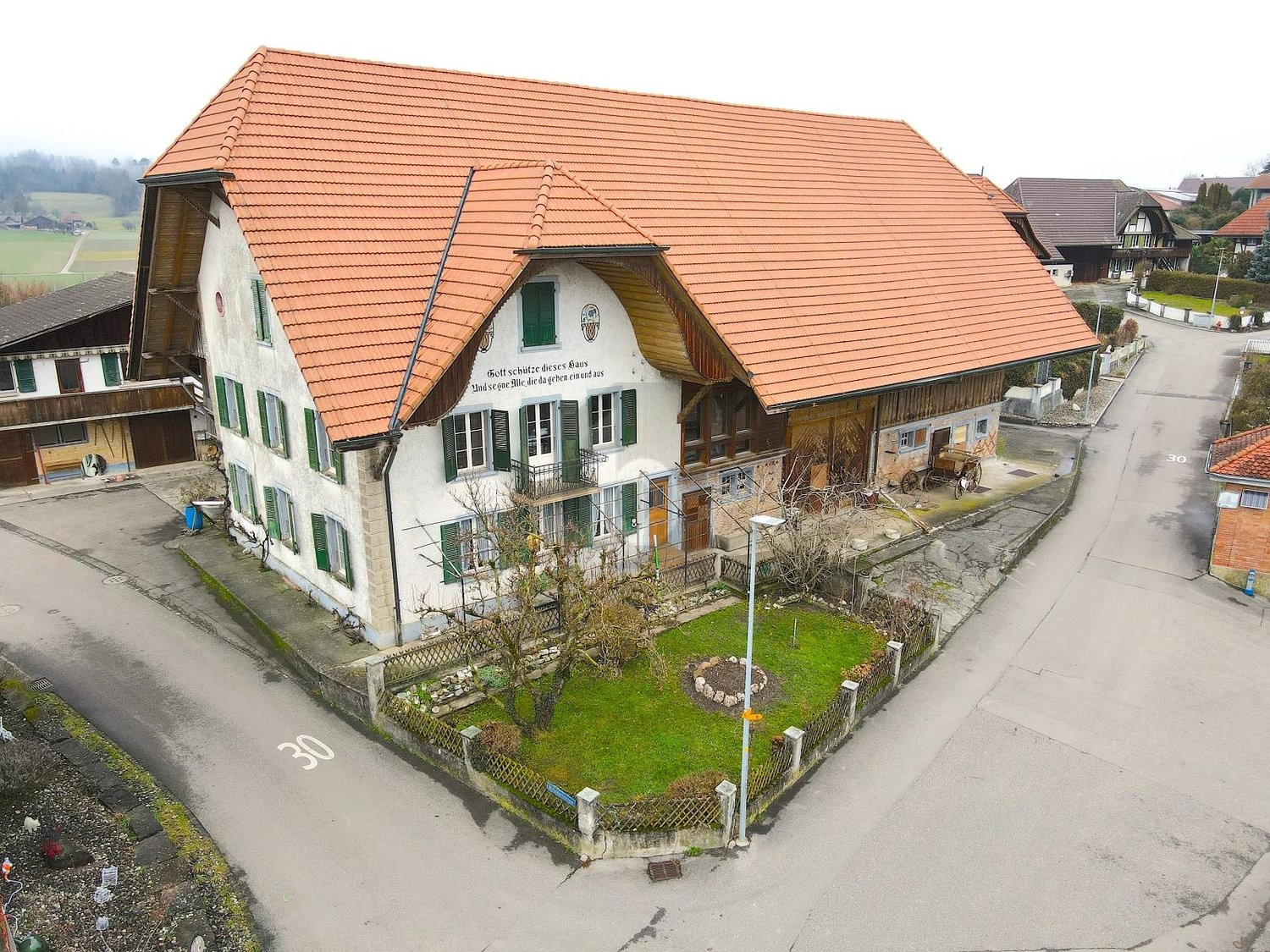 8 rooms farm house