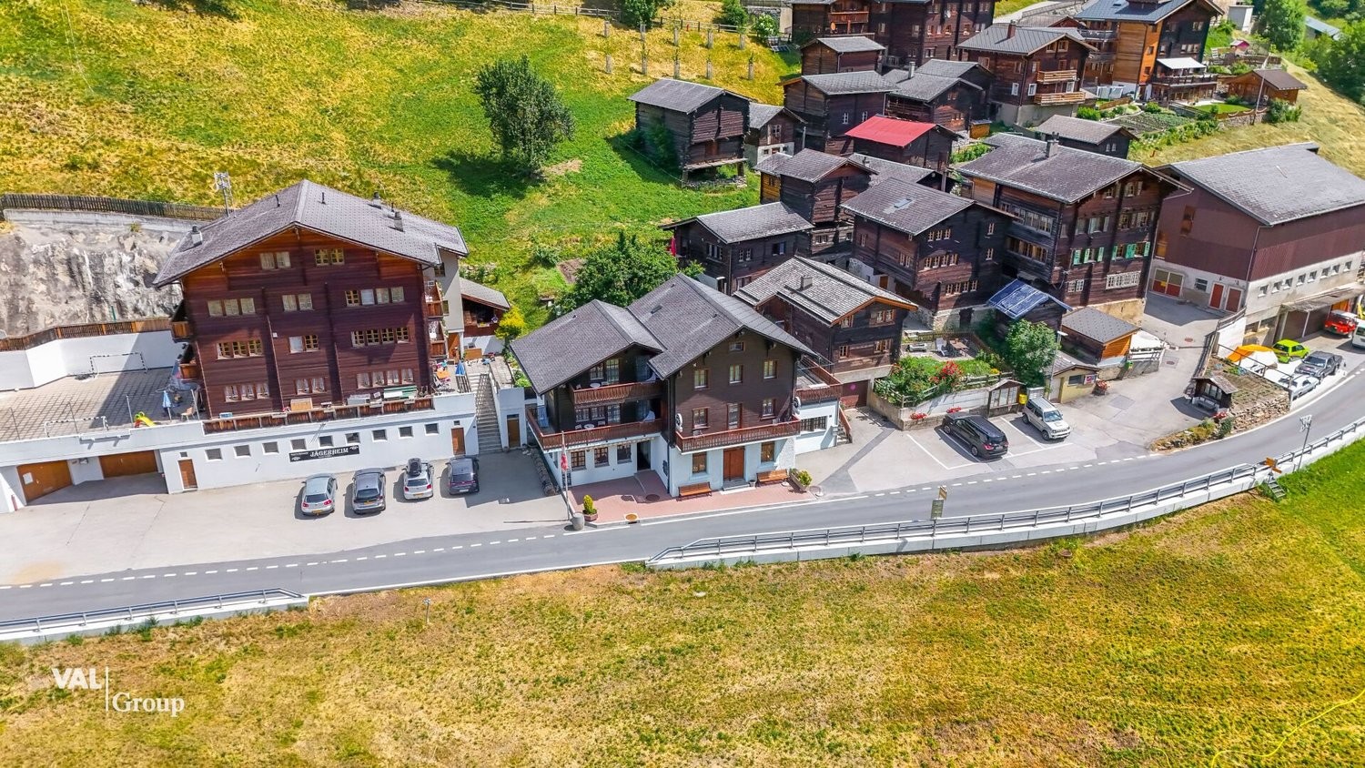 Living / commercial building