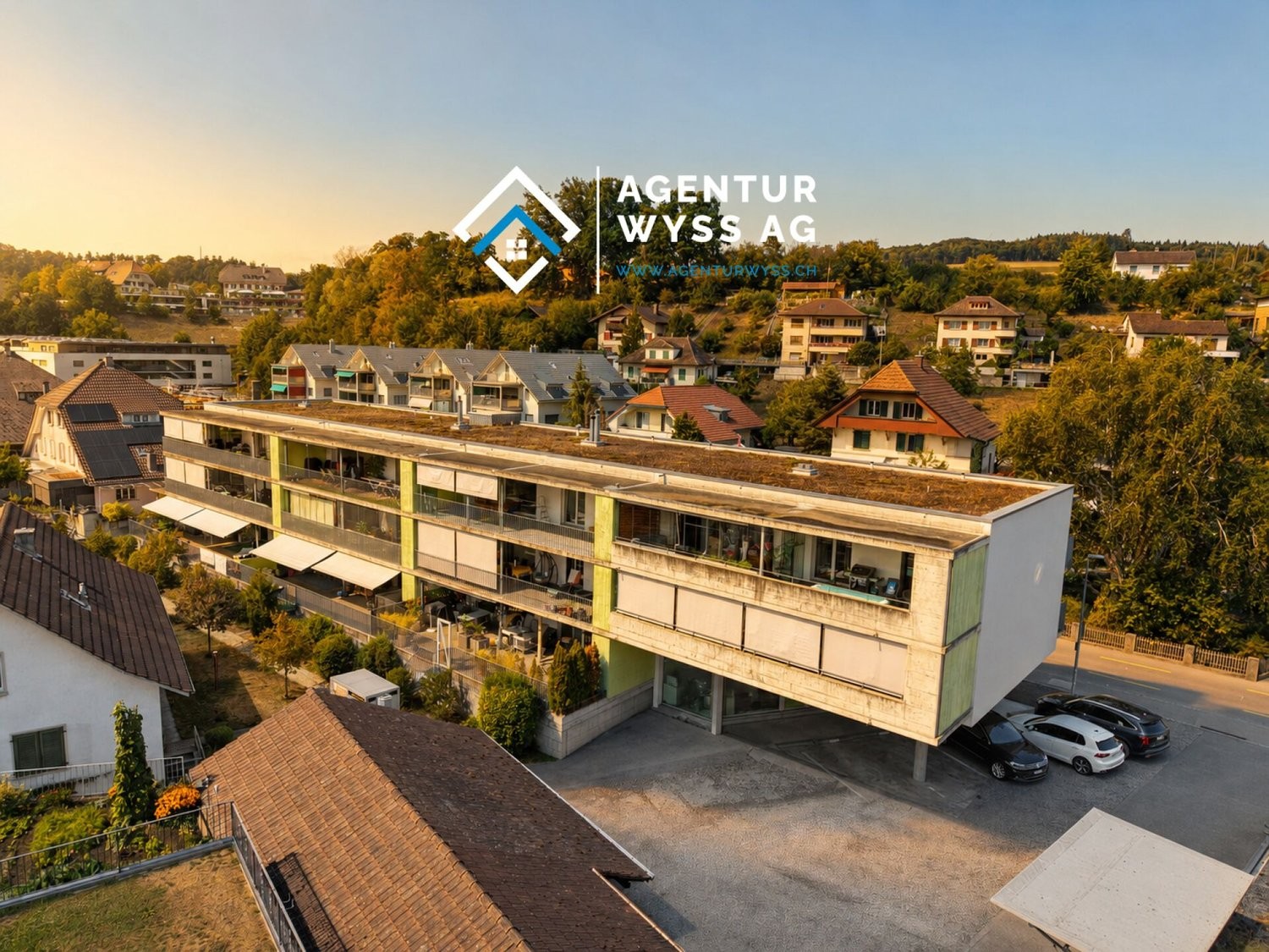 Living / commercial building