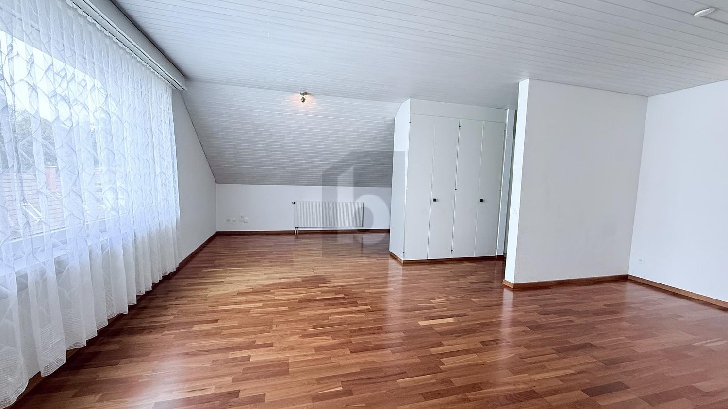 appartamento mansardato di 1 ½ locali, foto 2 di 4