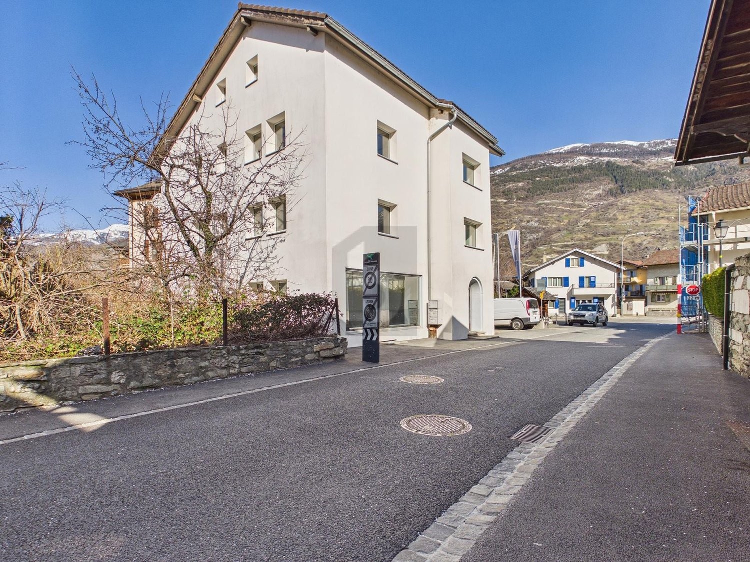 casa multifamiliare di 12 locali