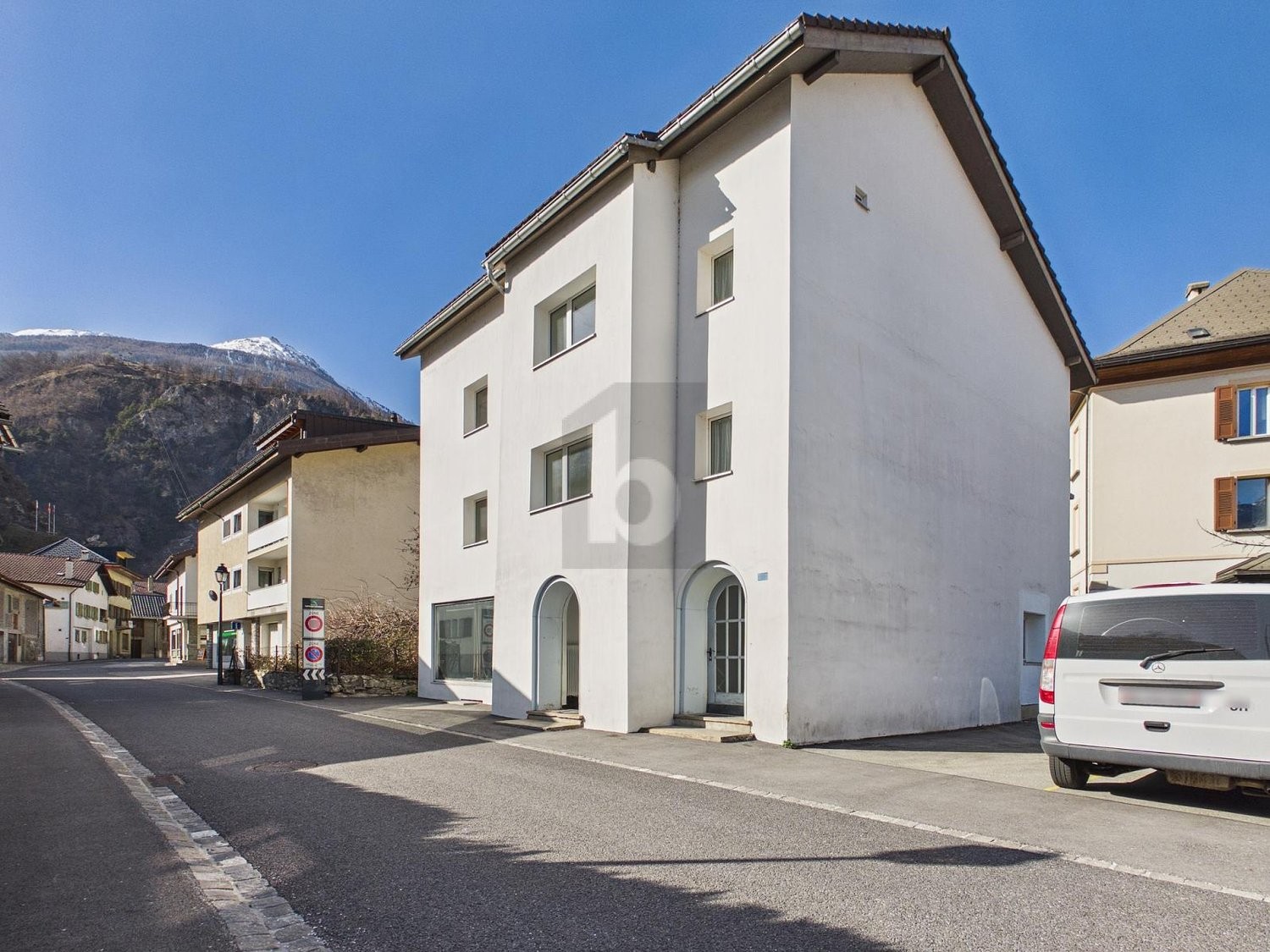 casa multifamiliare di 12 locali