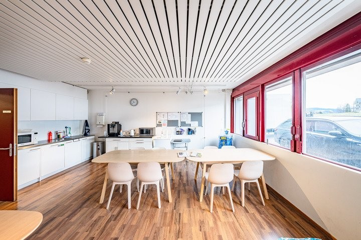 3264m² commercial