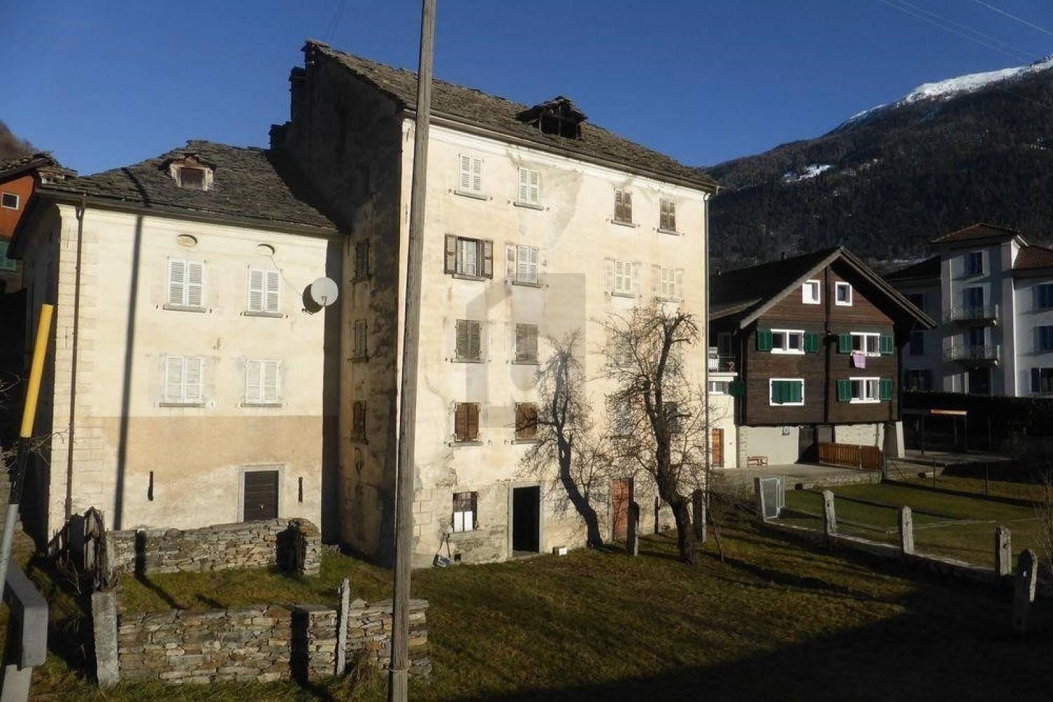 10 rooms single house