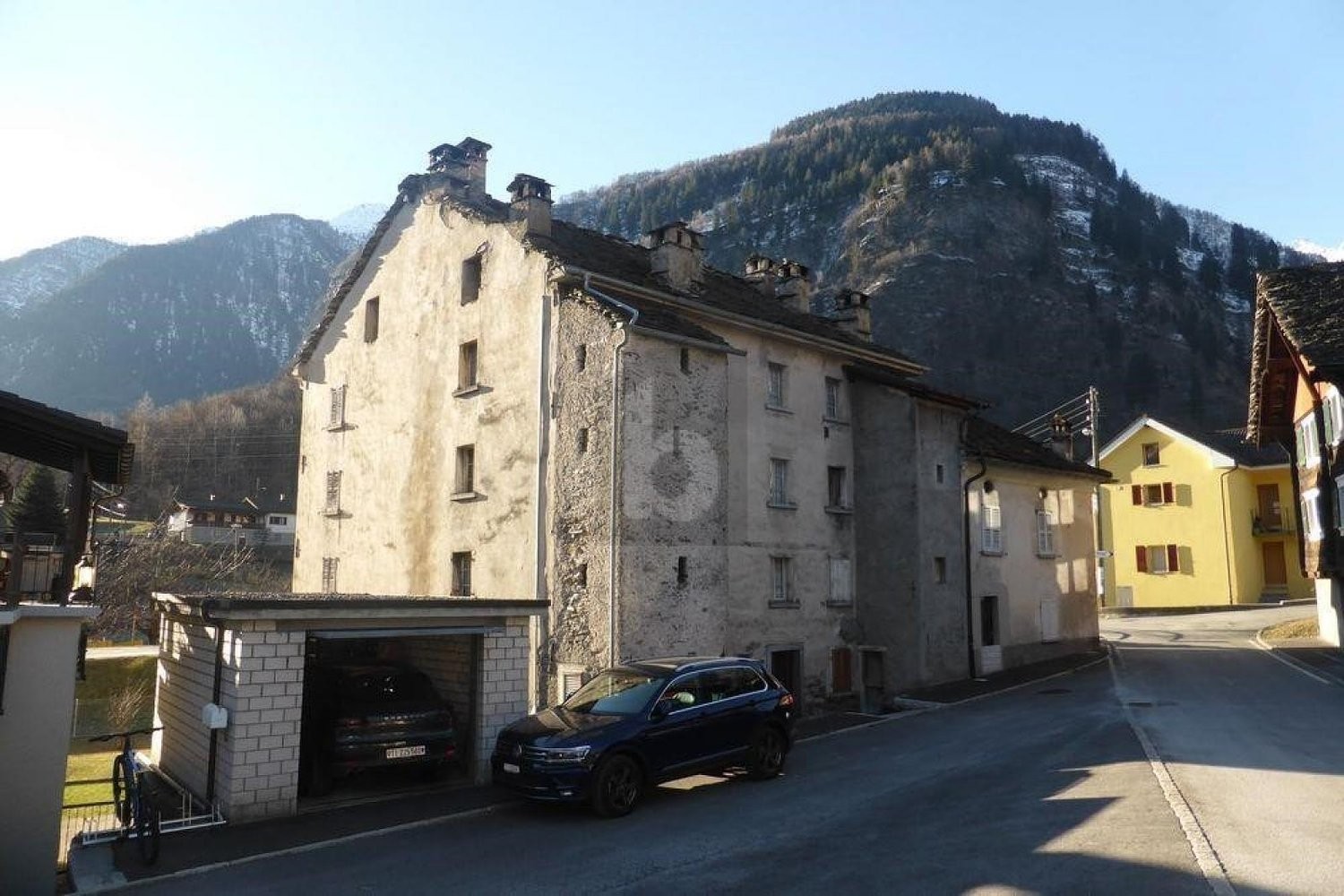 10 rooms single house