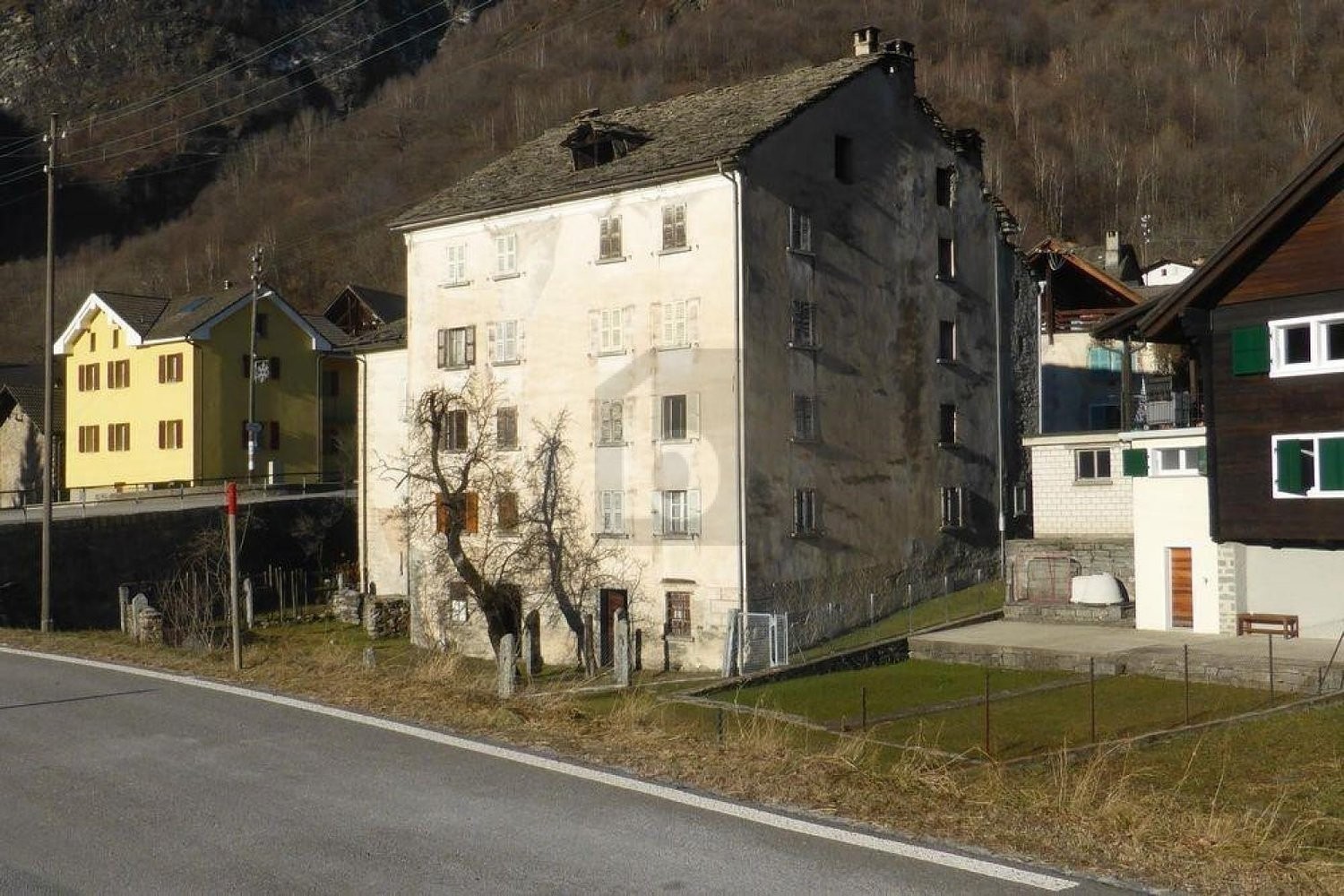 10 rooms single house