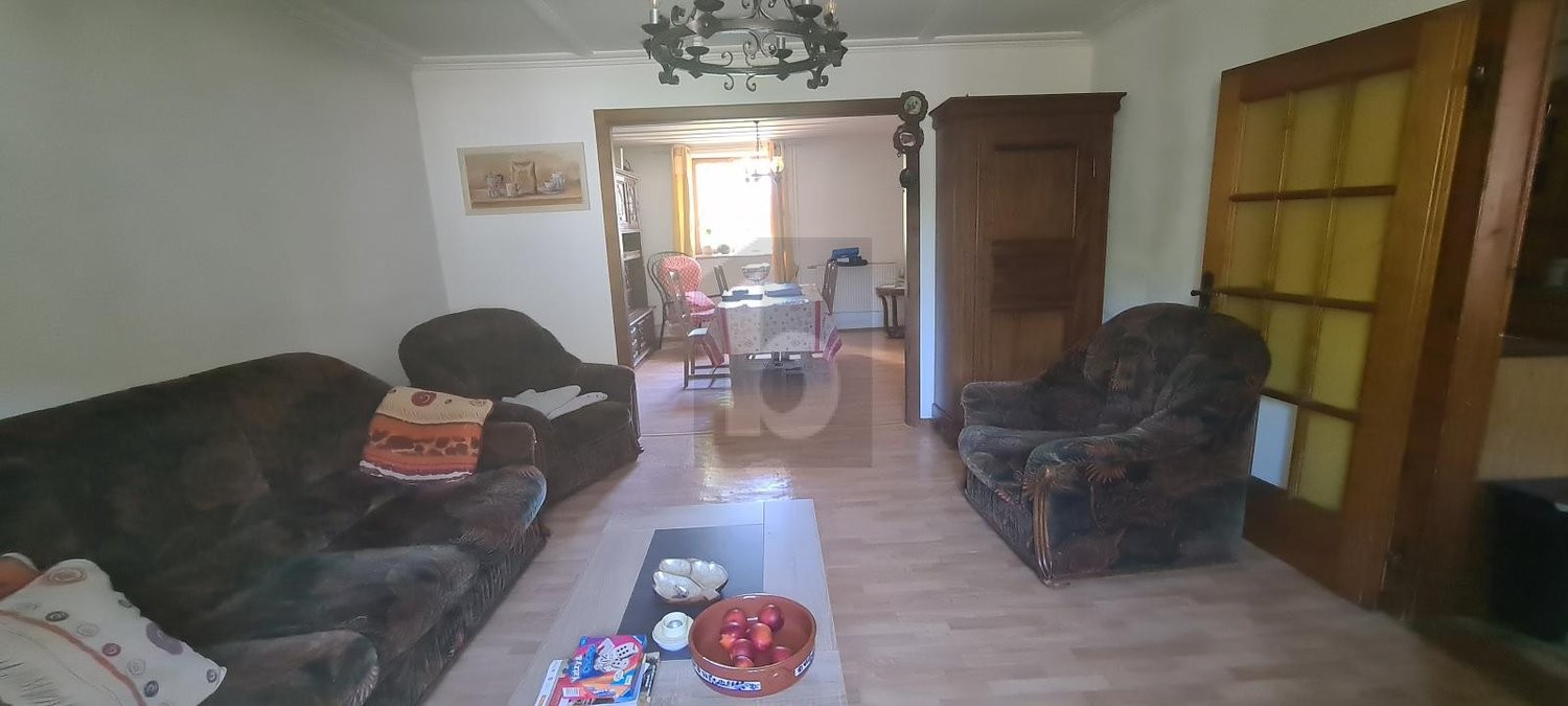 12 Zimmer Einfamilienhaus