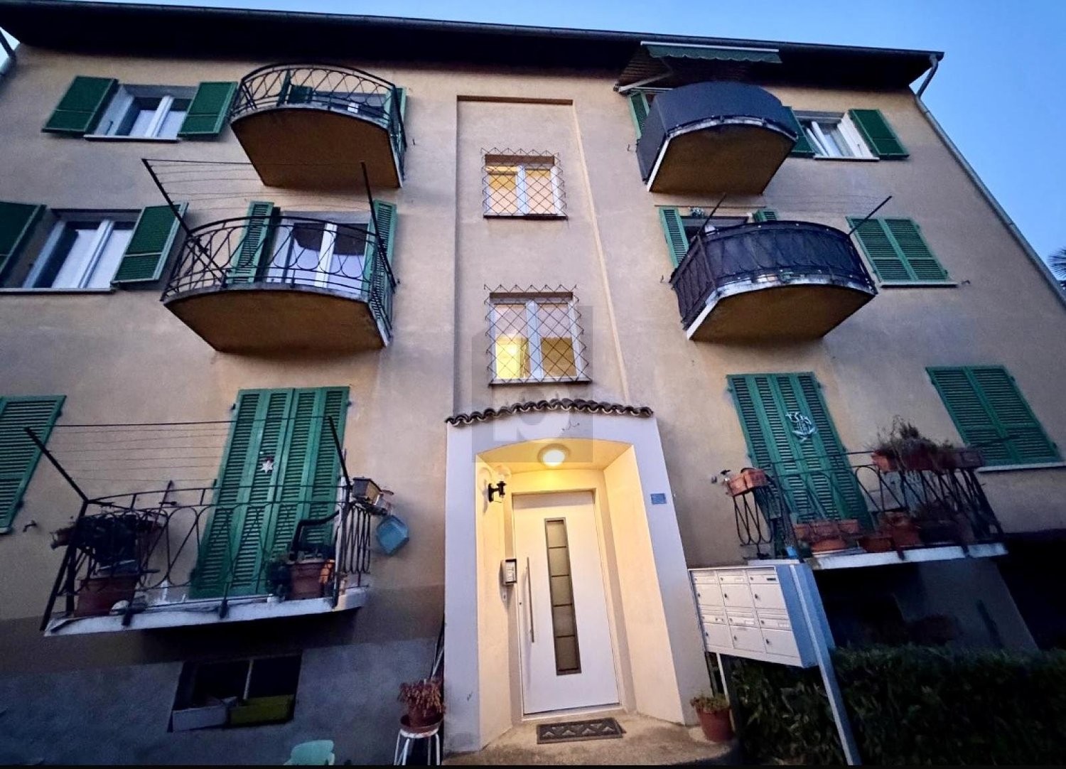 21 rooms multi family house, foto 2 di 4