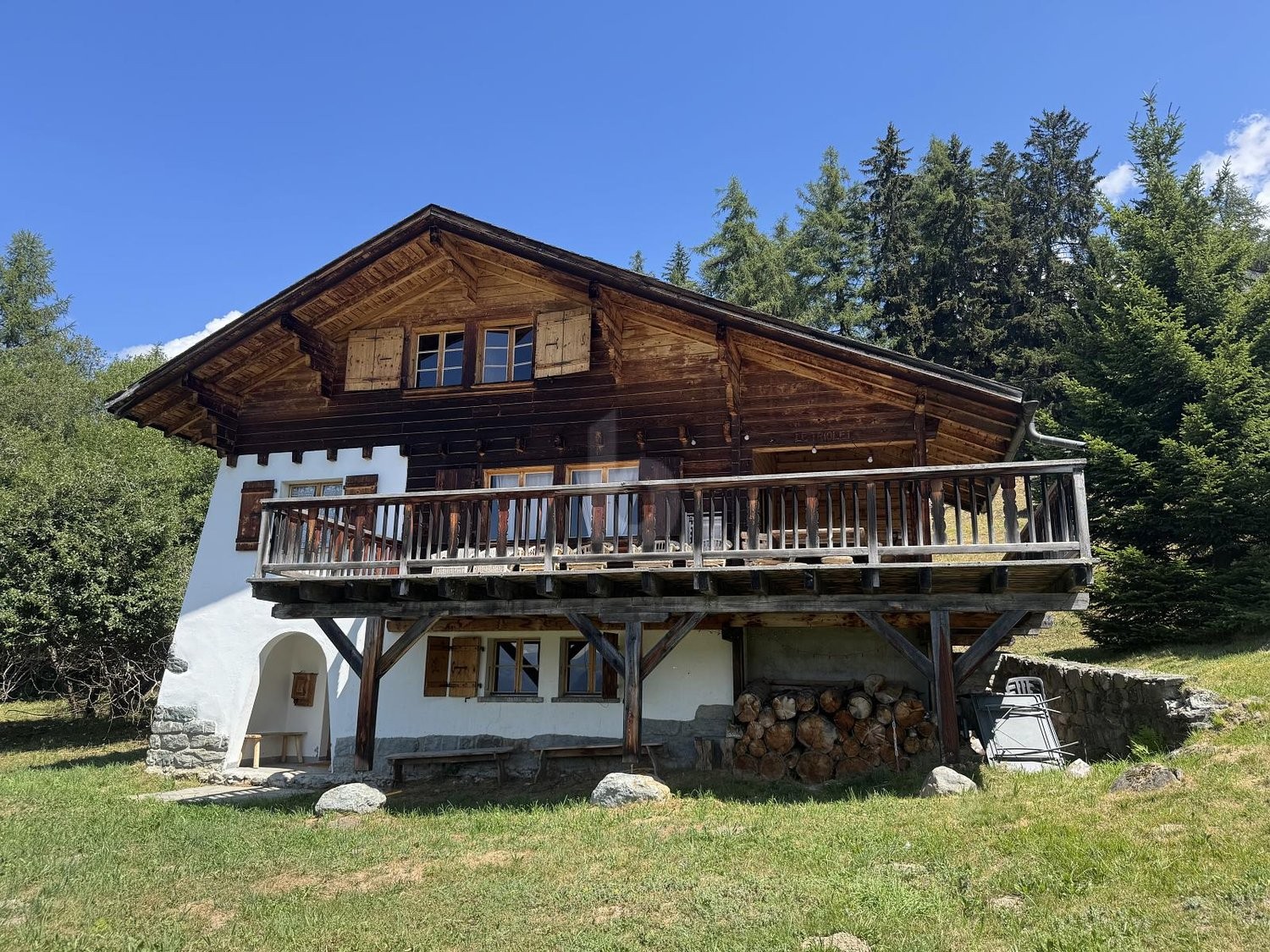 6 rooms chalet, photo 1 sur 4