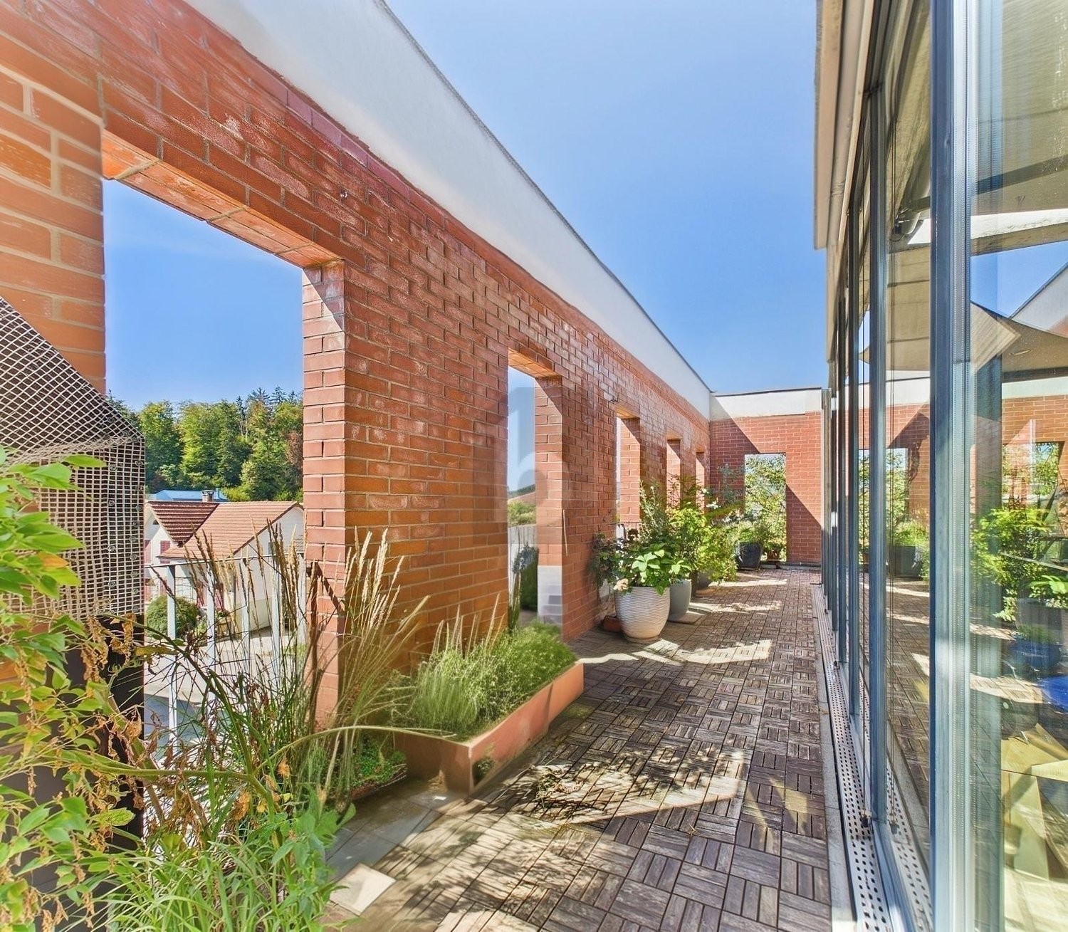 16 ½ rooms multi family house