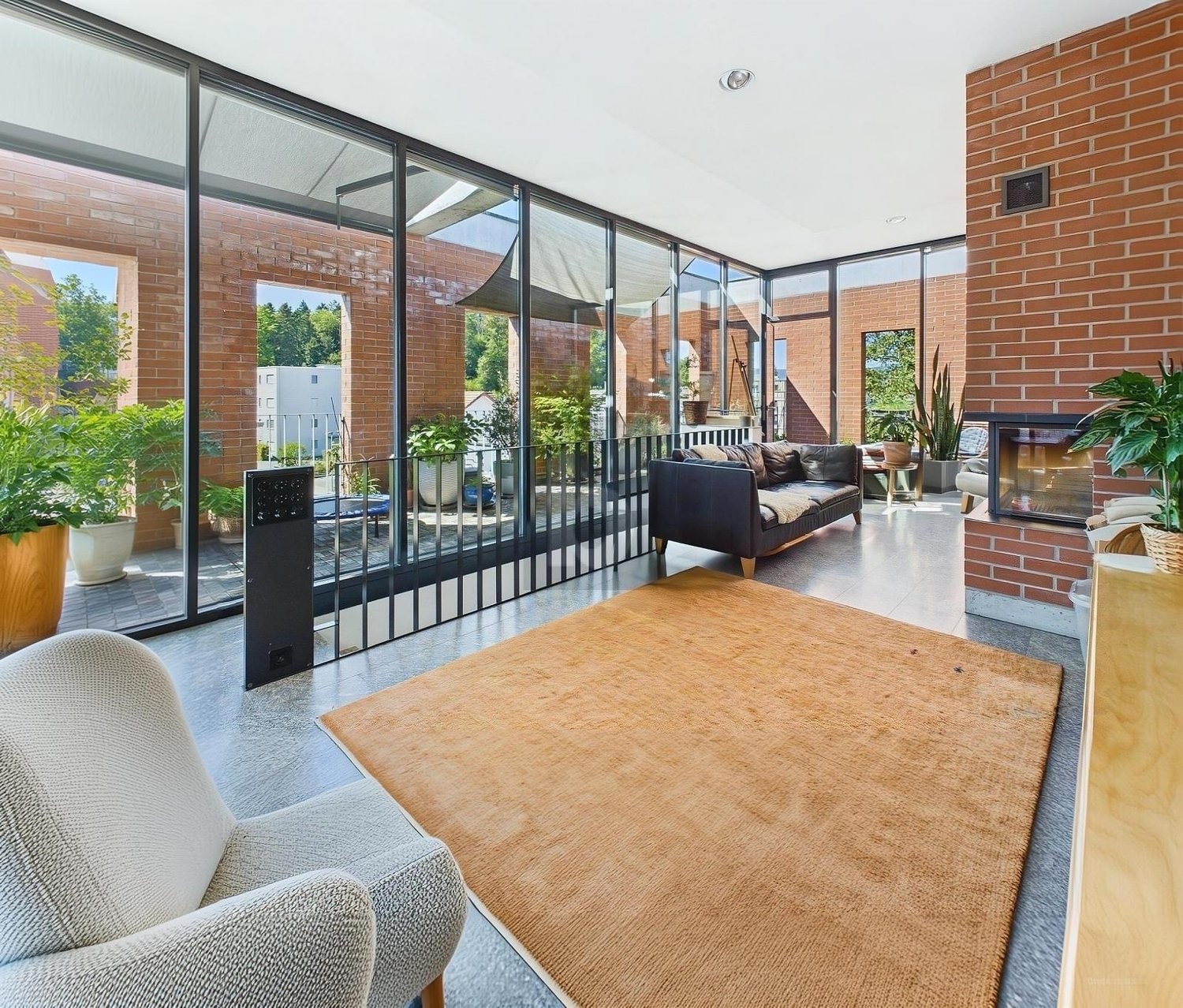 16 ½ rooms multi family house